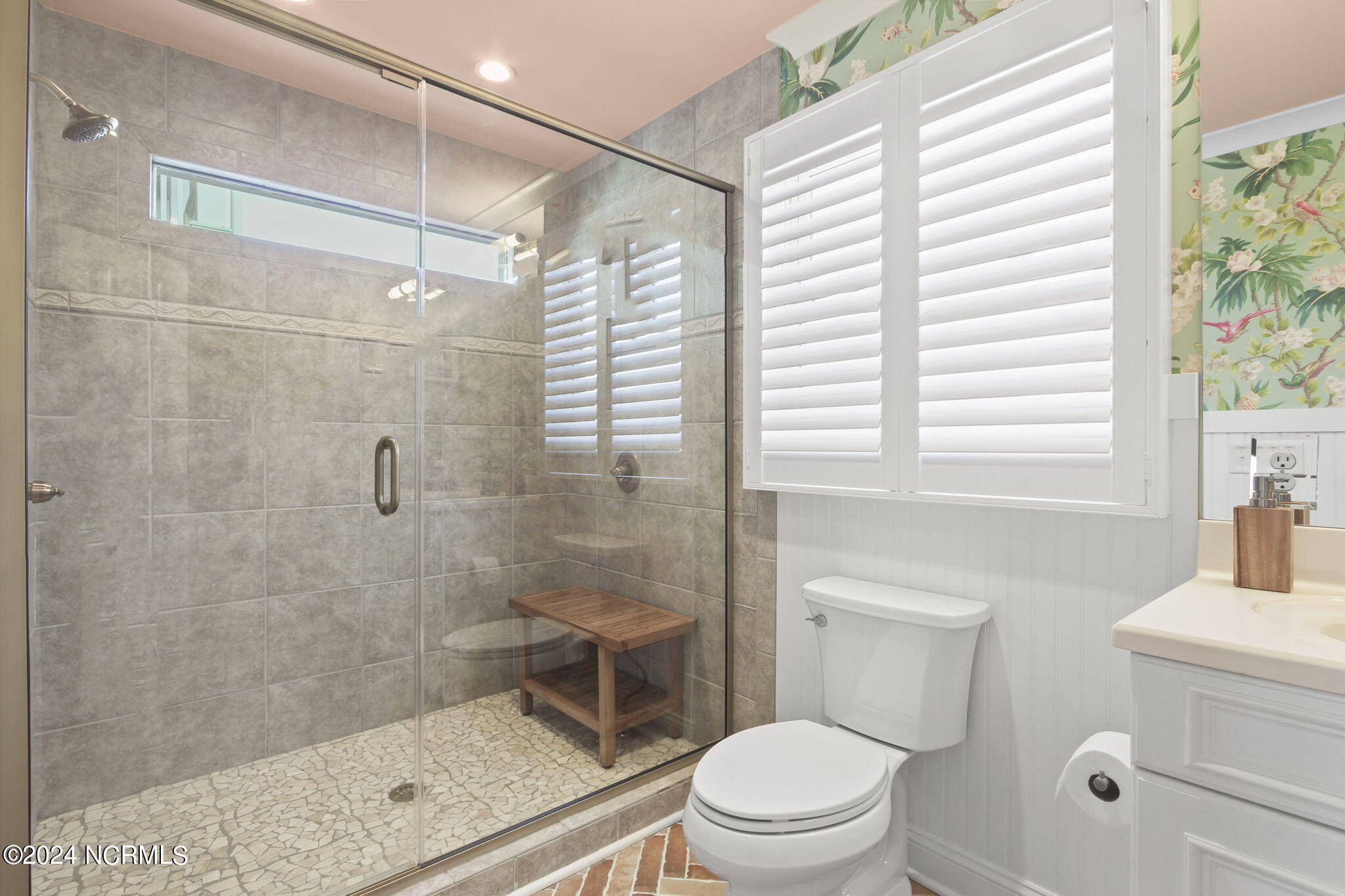 634 Ocean Boulevard W