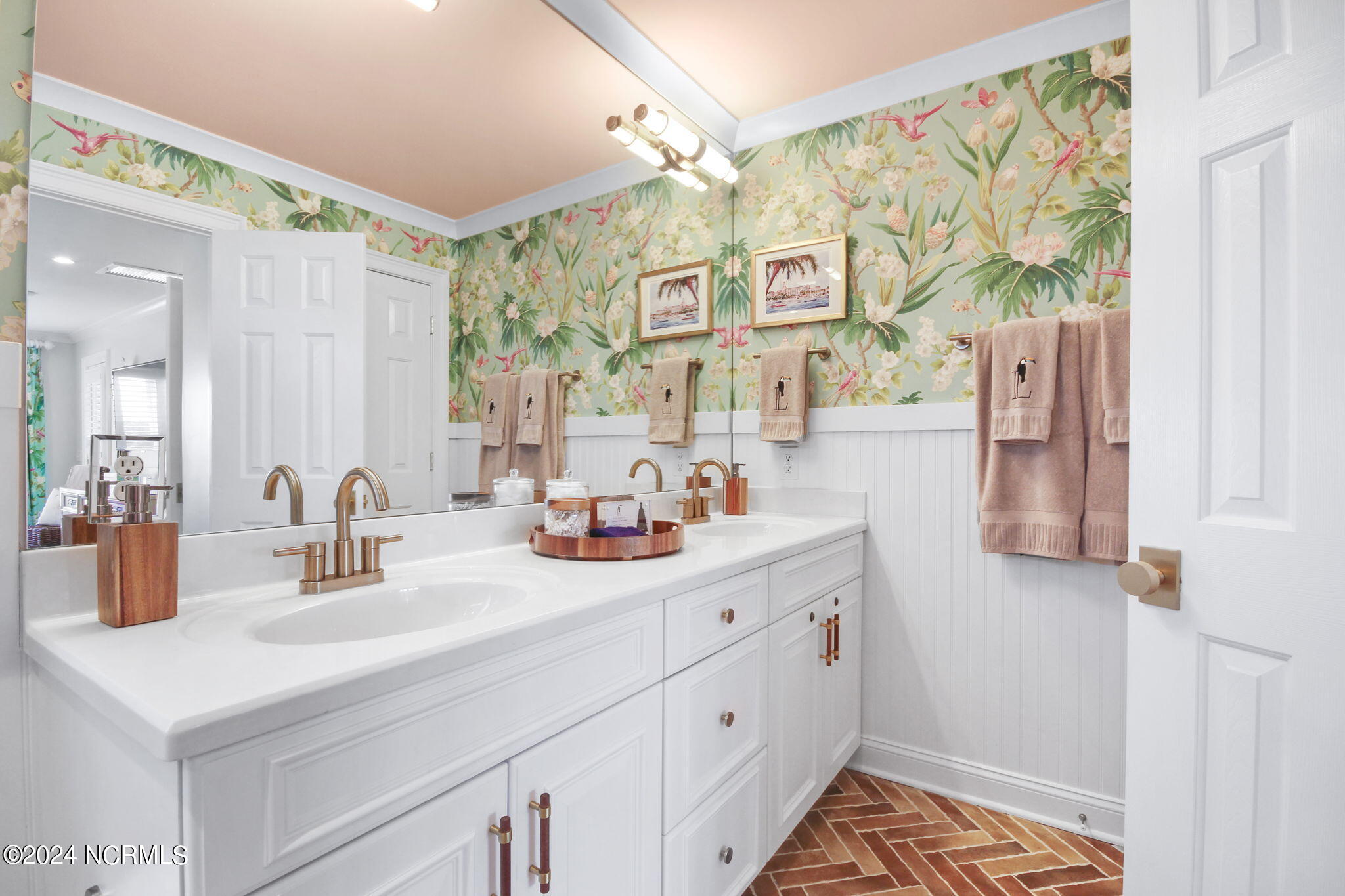 634 Ocean Boulevard W