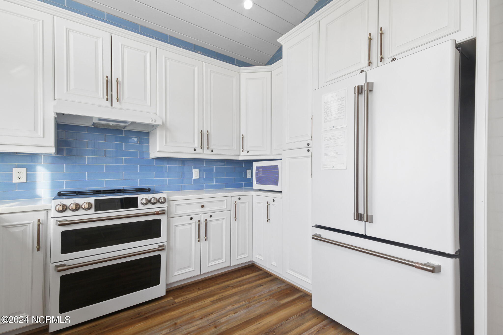 634 Ocean Boulevard W