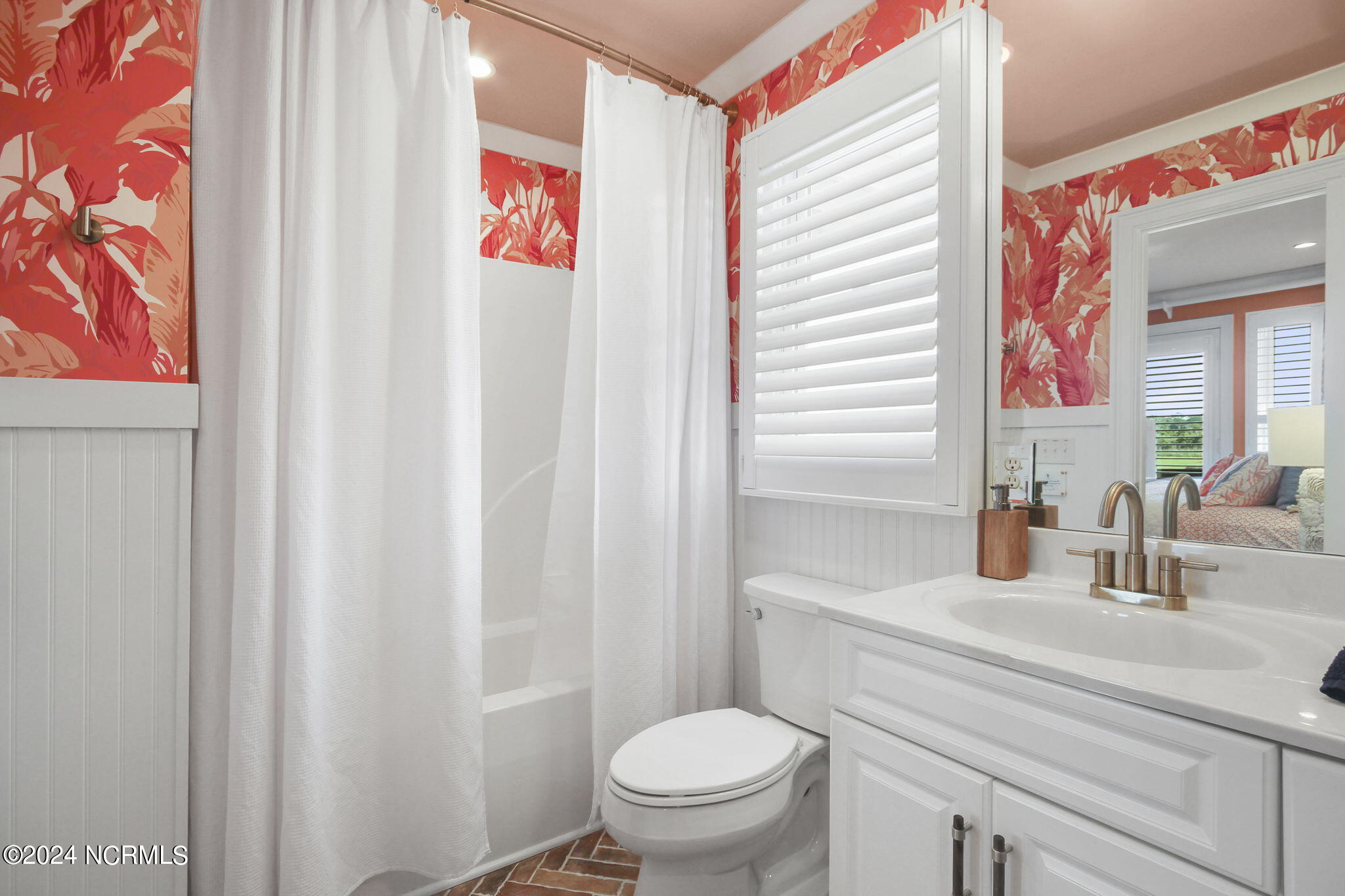 634 Ocean Boulevard W