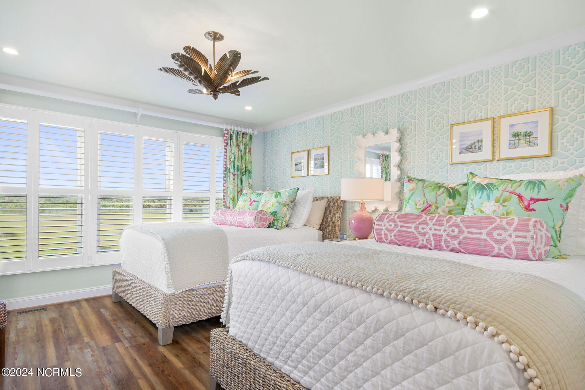 634 Ocean Boulevard W