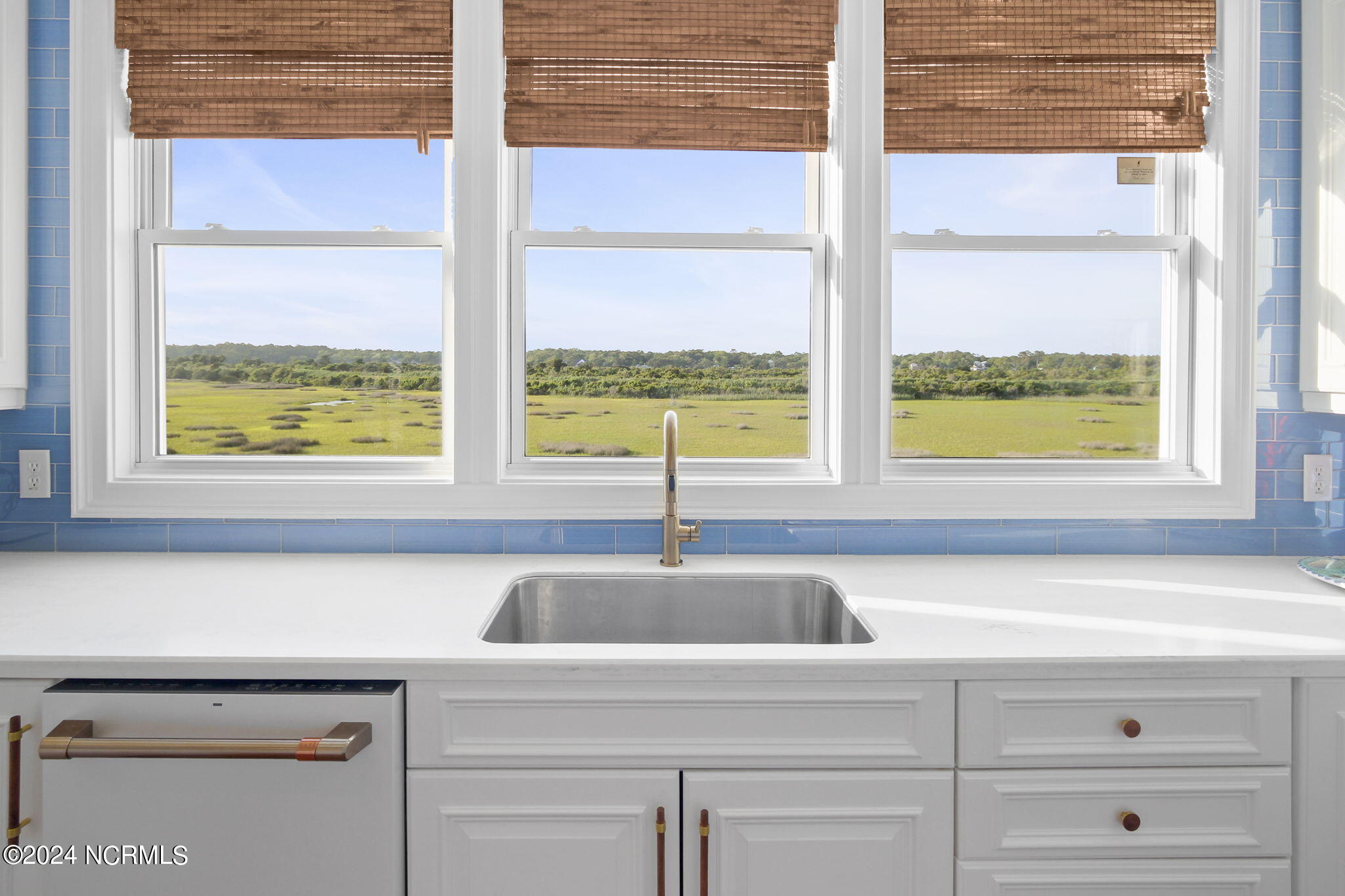 634 Ocean Boulevard W