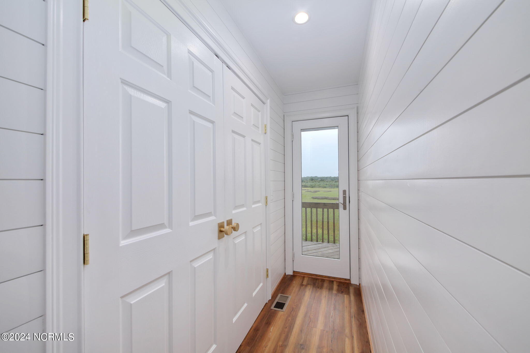 634 Ocean Boulevard W