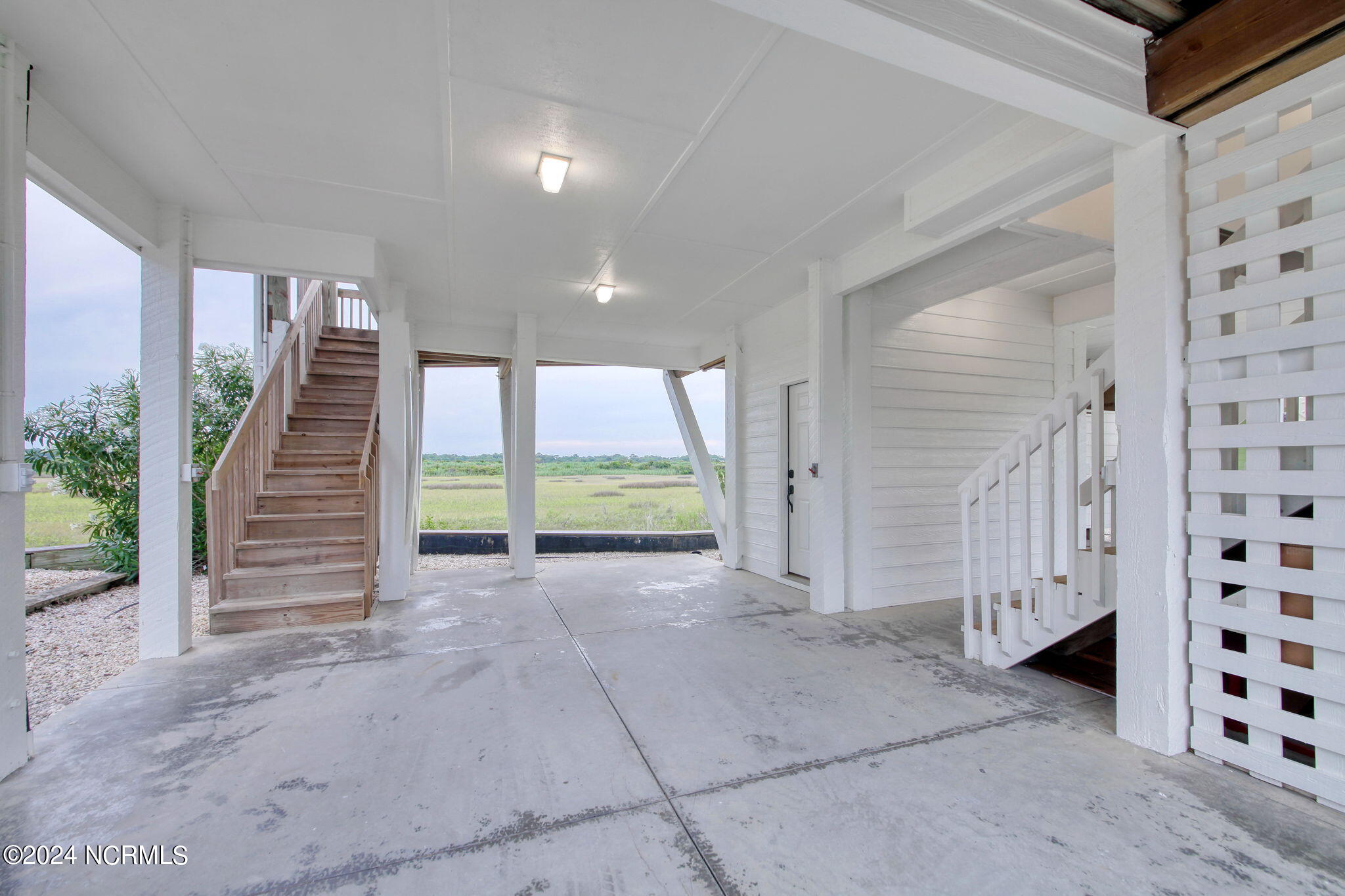 634 Ocean Boulevard W