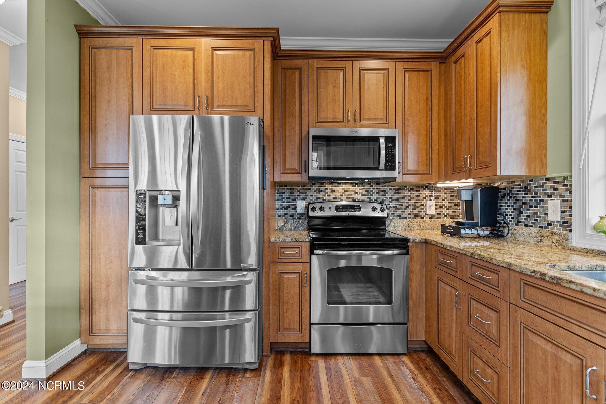 6212 Ambleside Drive