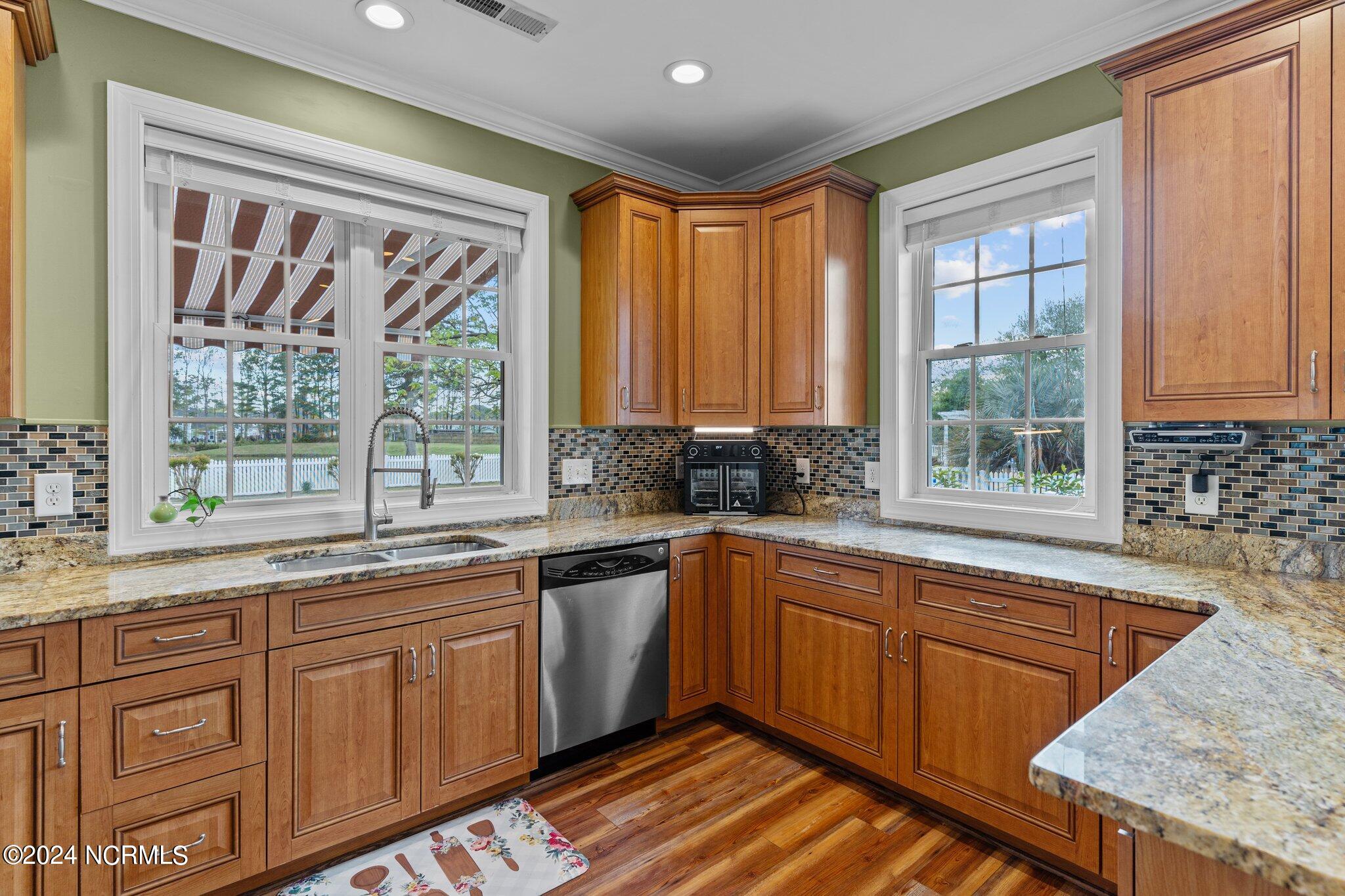 6212 Ambleside Drive