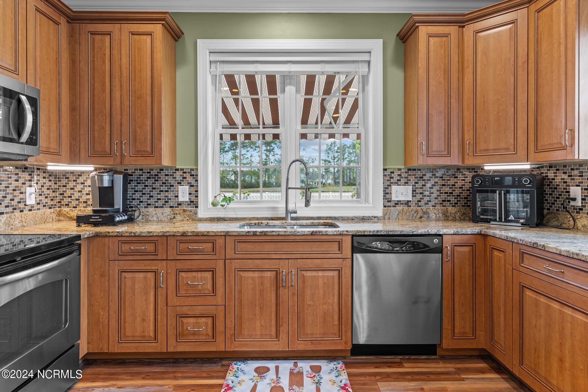 6212 Ambleside Drive