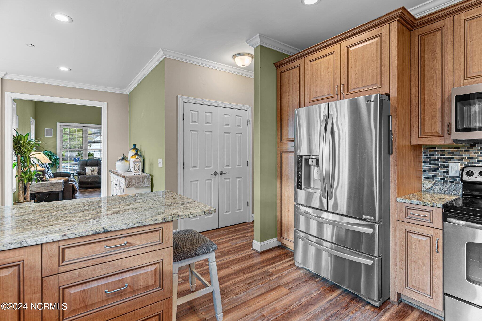 6212 Ambleside Drive