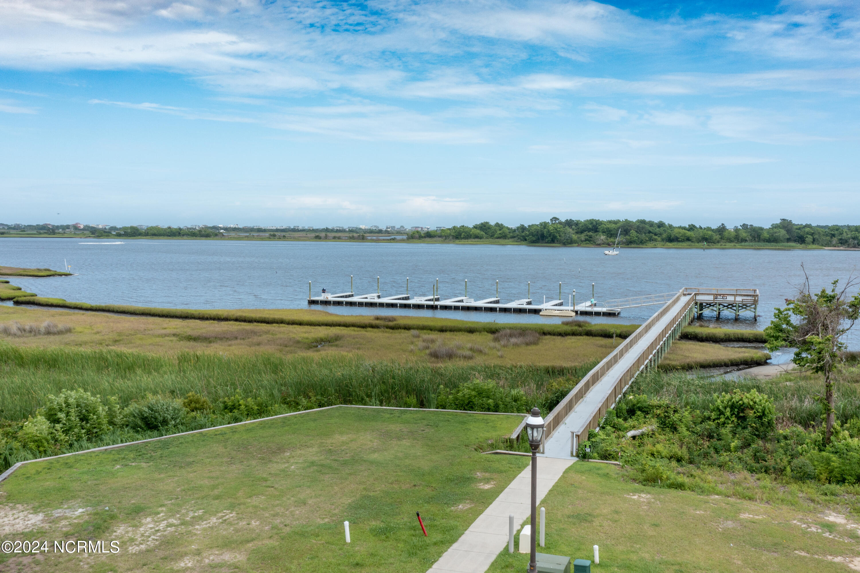 346 Lake Firefly Loop