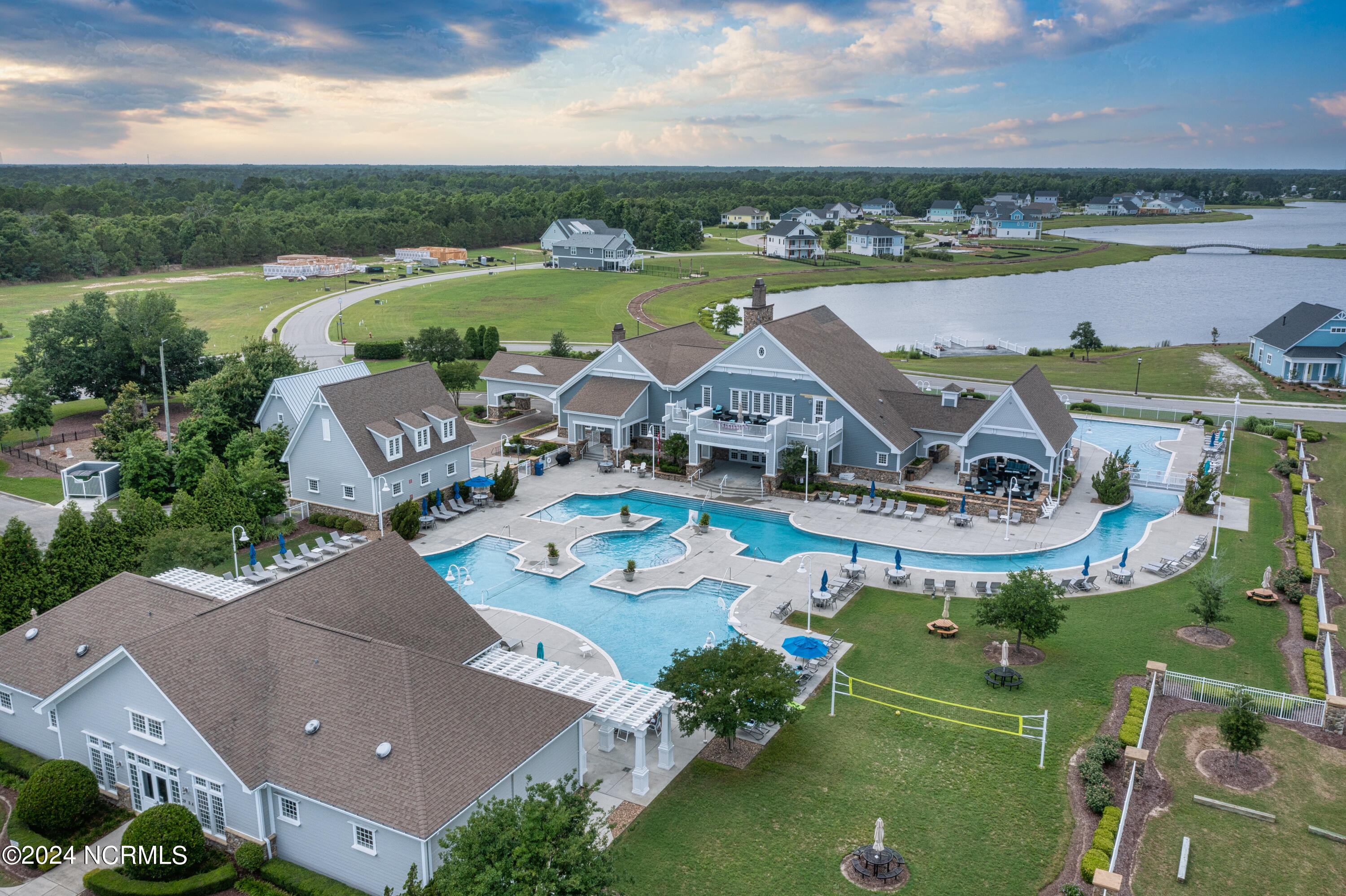 346 Lake Firefly Loop