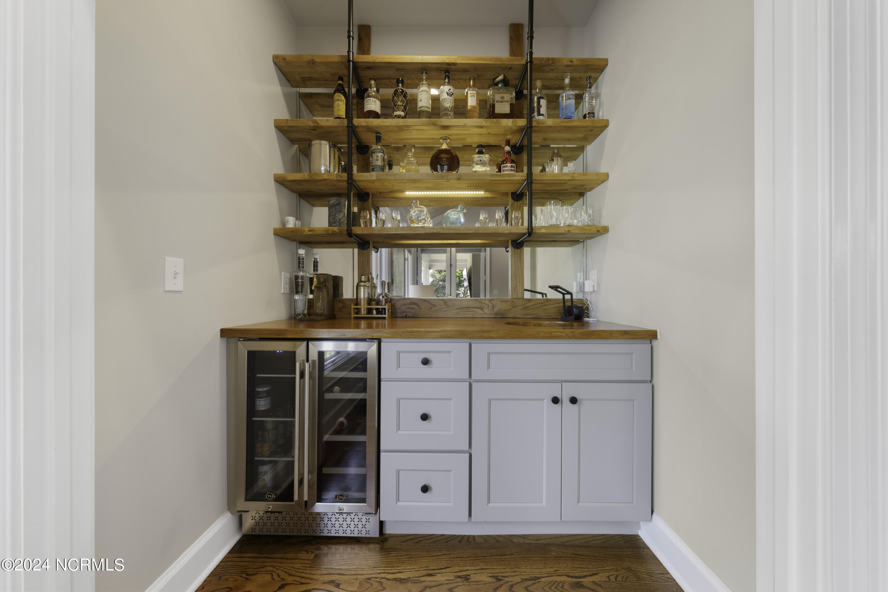 1732 Verrazzano Drive