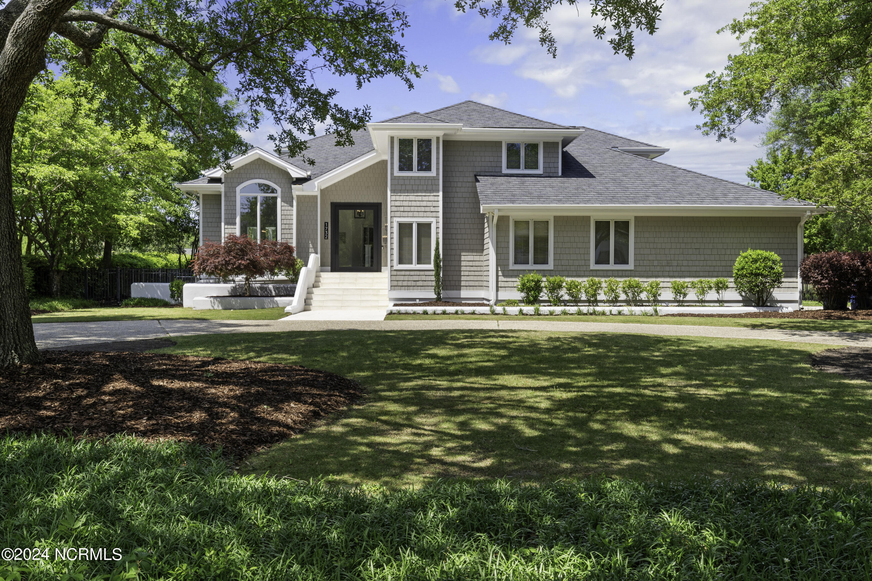 1732 Verrazzano Drive