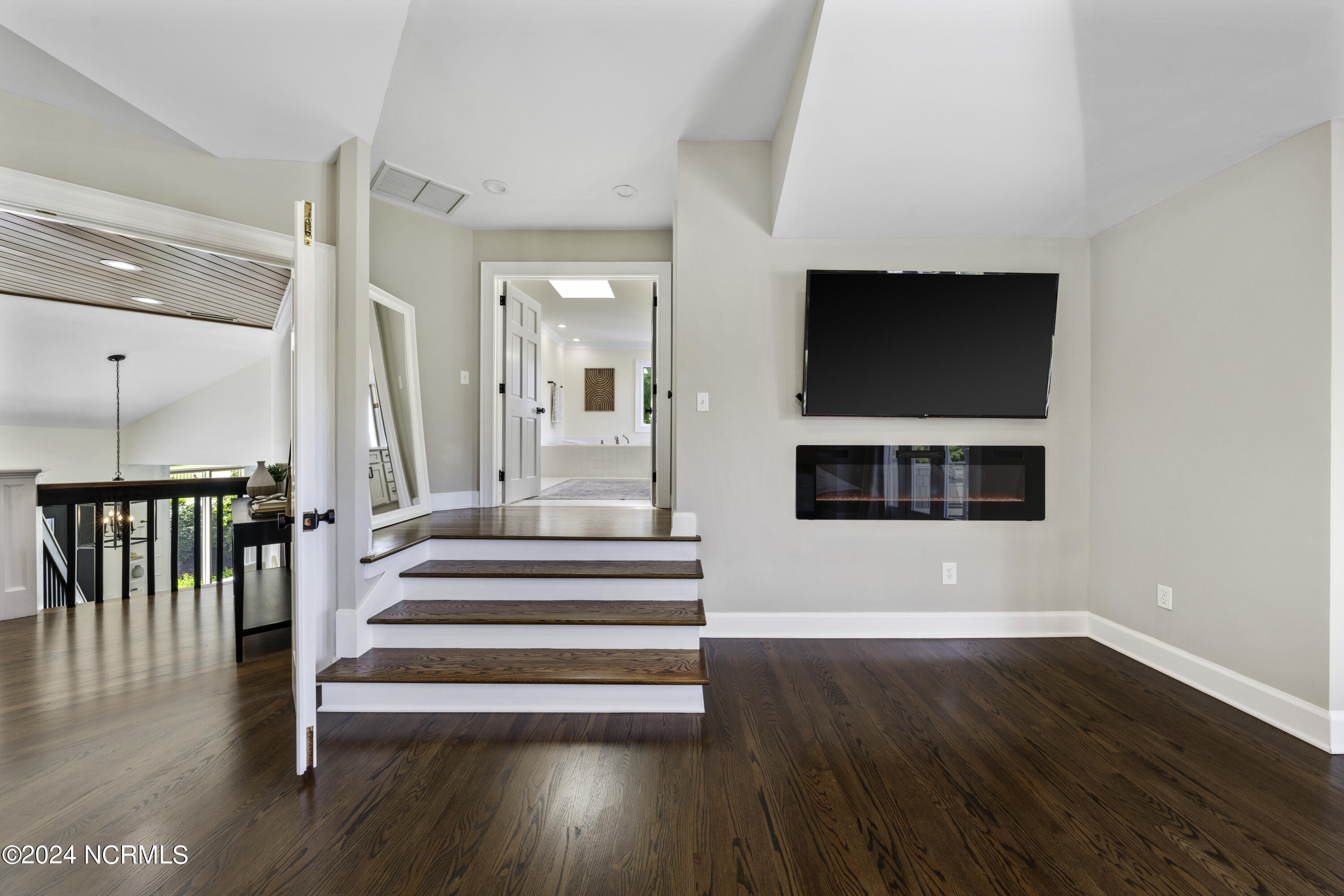 1732 Verrazzano Drive