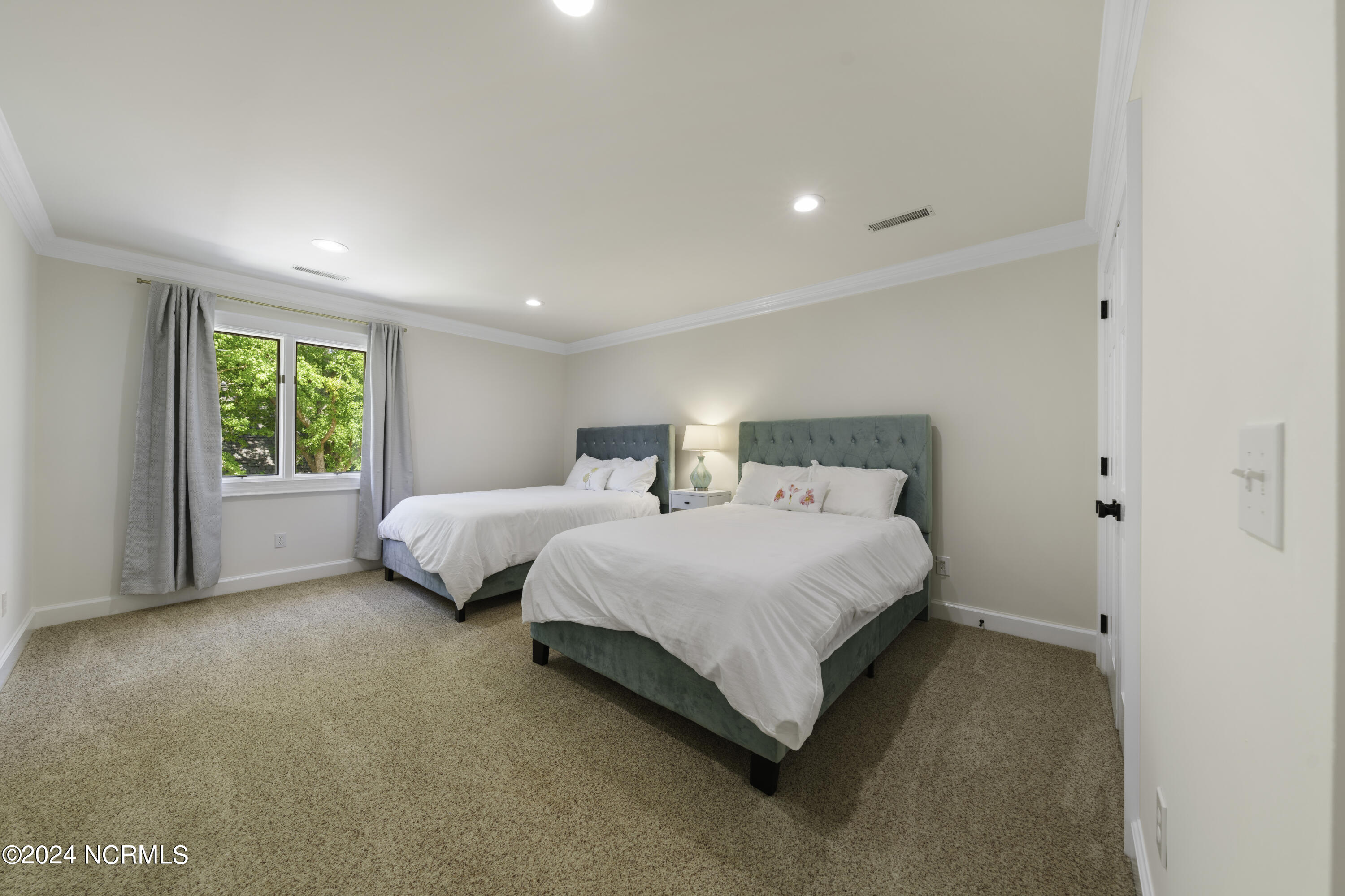 1732 Verrazzano Drive