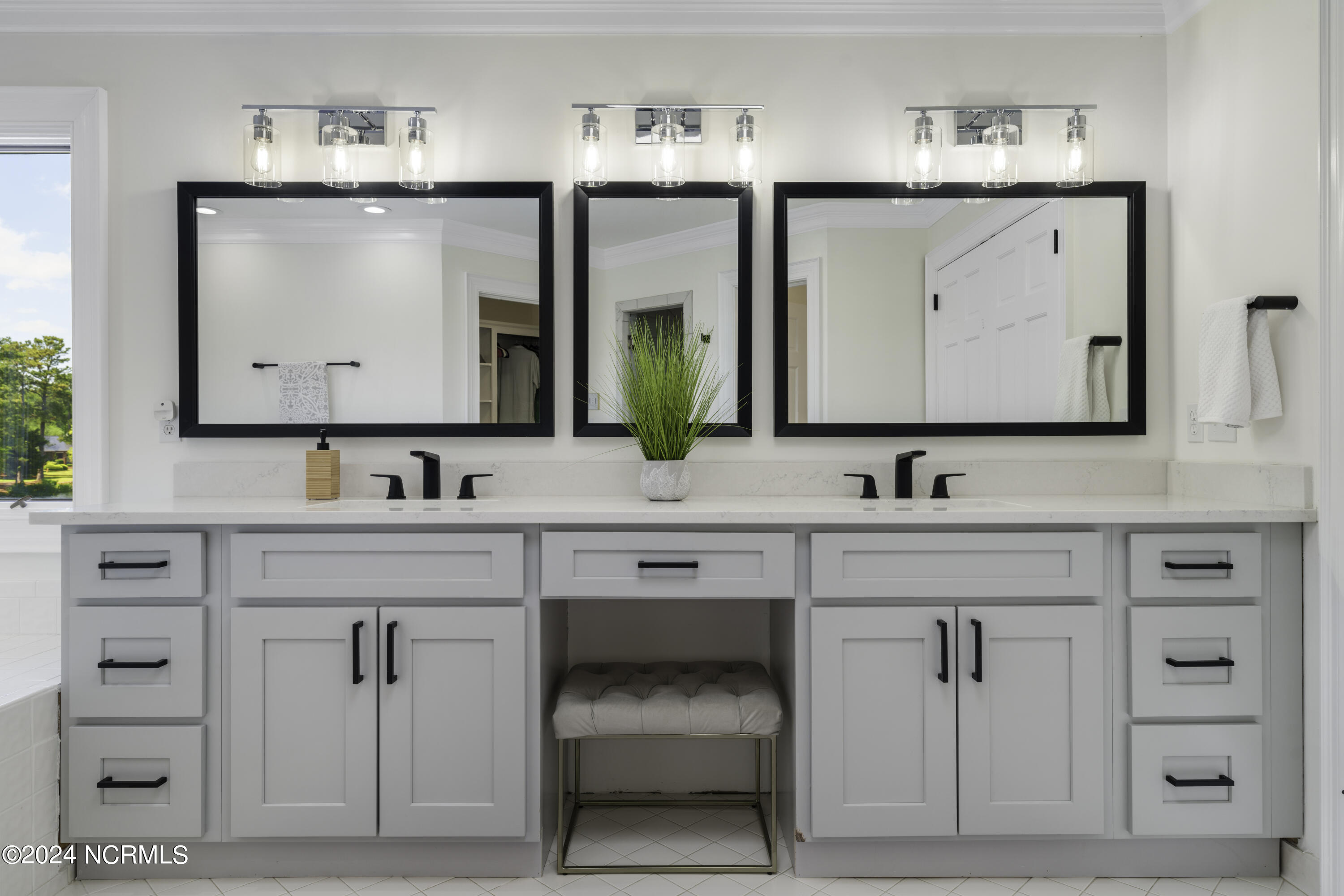 1732 Verrazzano Drive