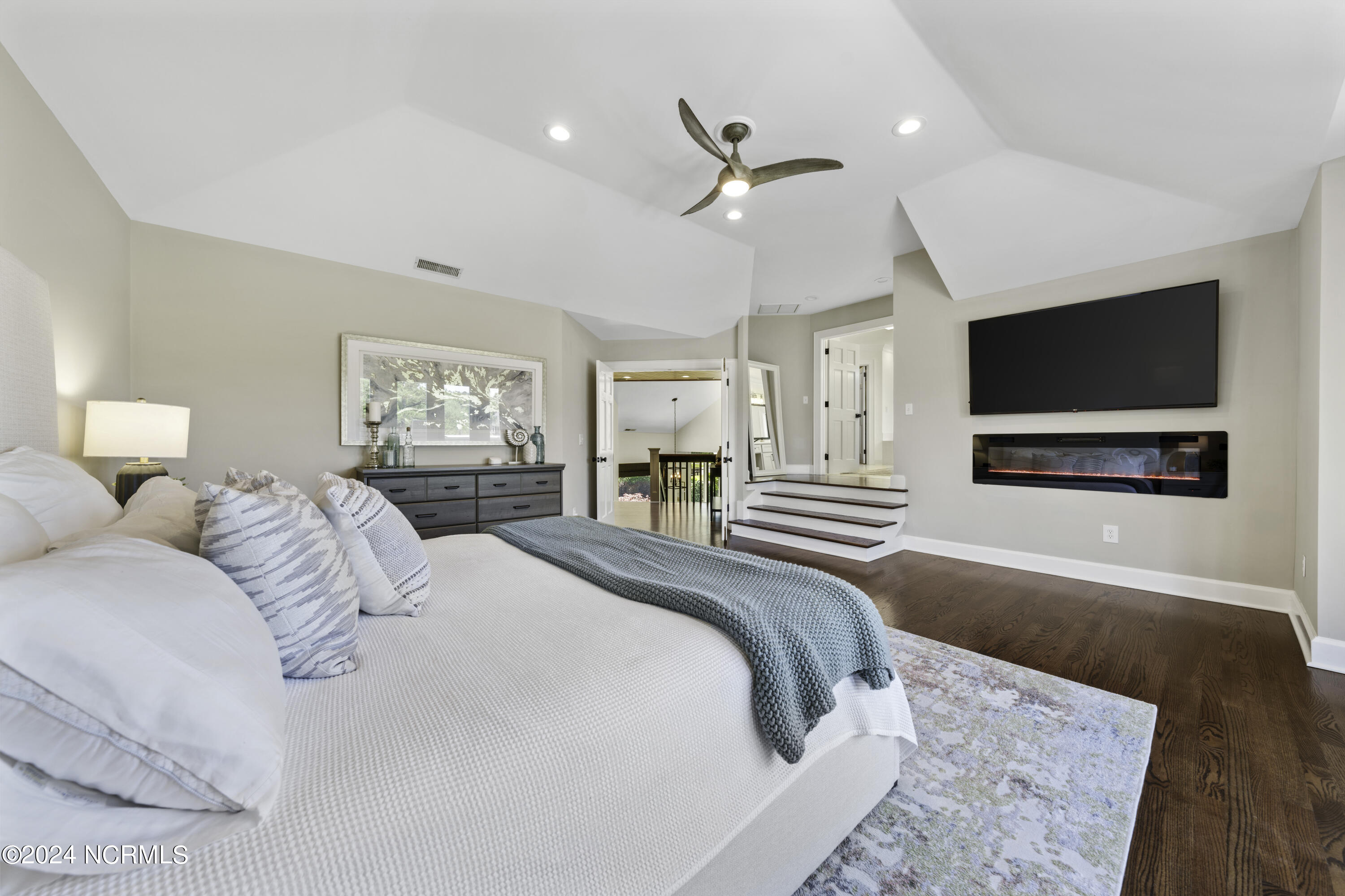 1732 Verrazzano Drive