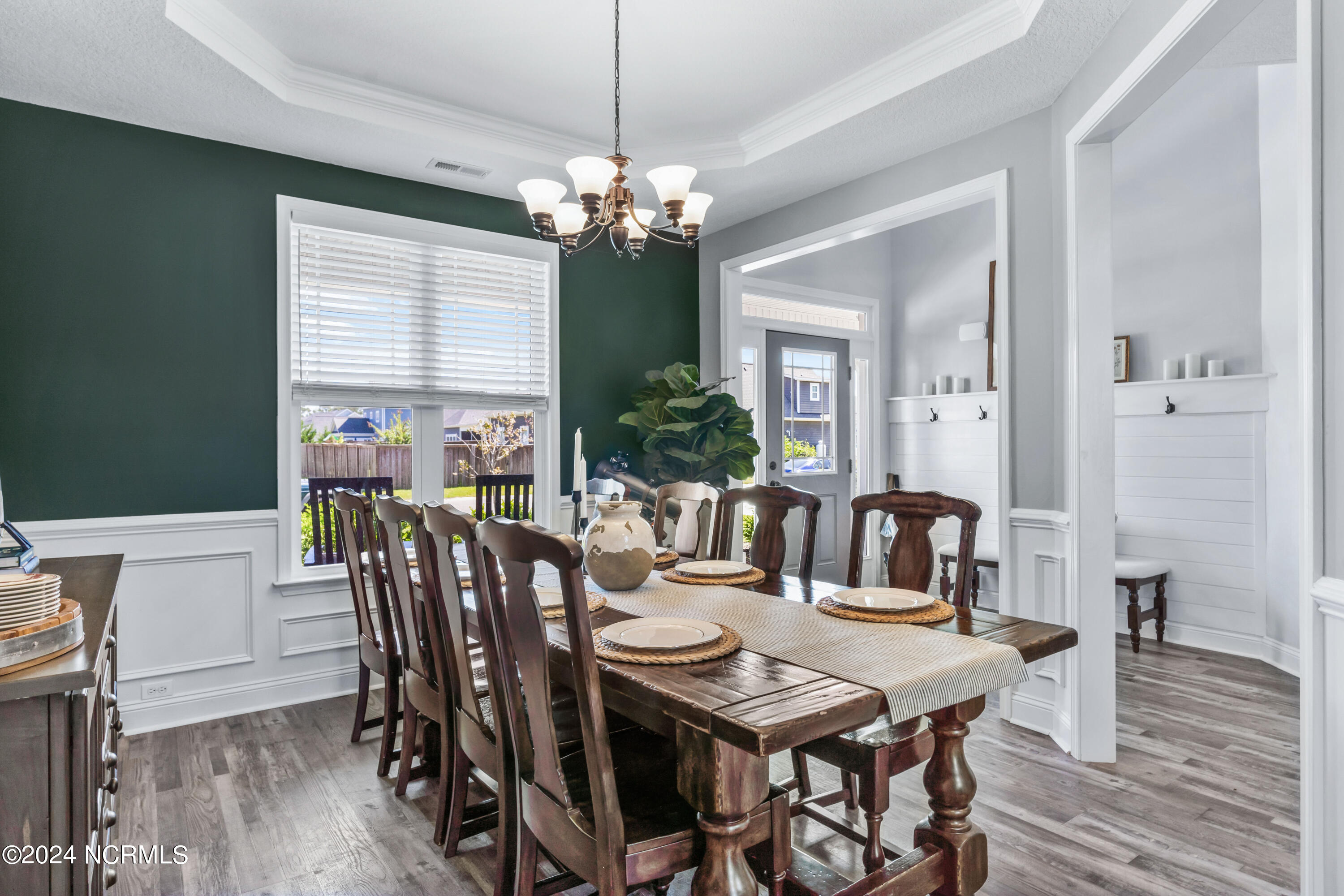 34 E Cloverfield Lane