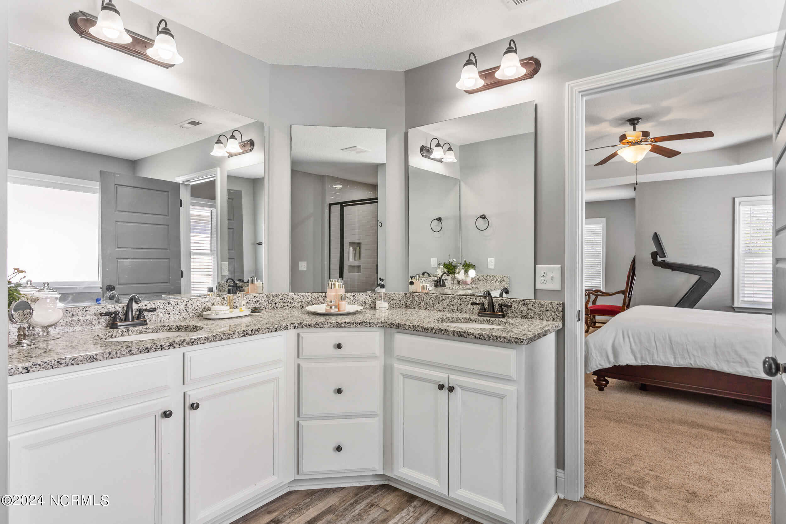 34 E Cloverfield Lane