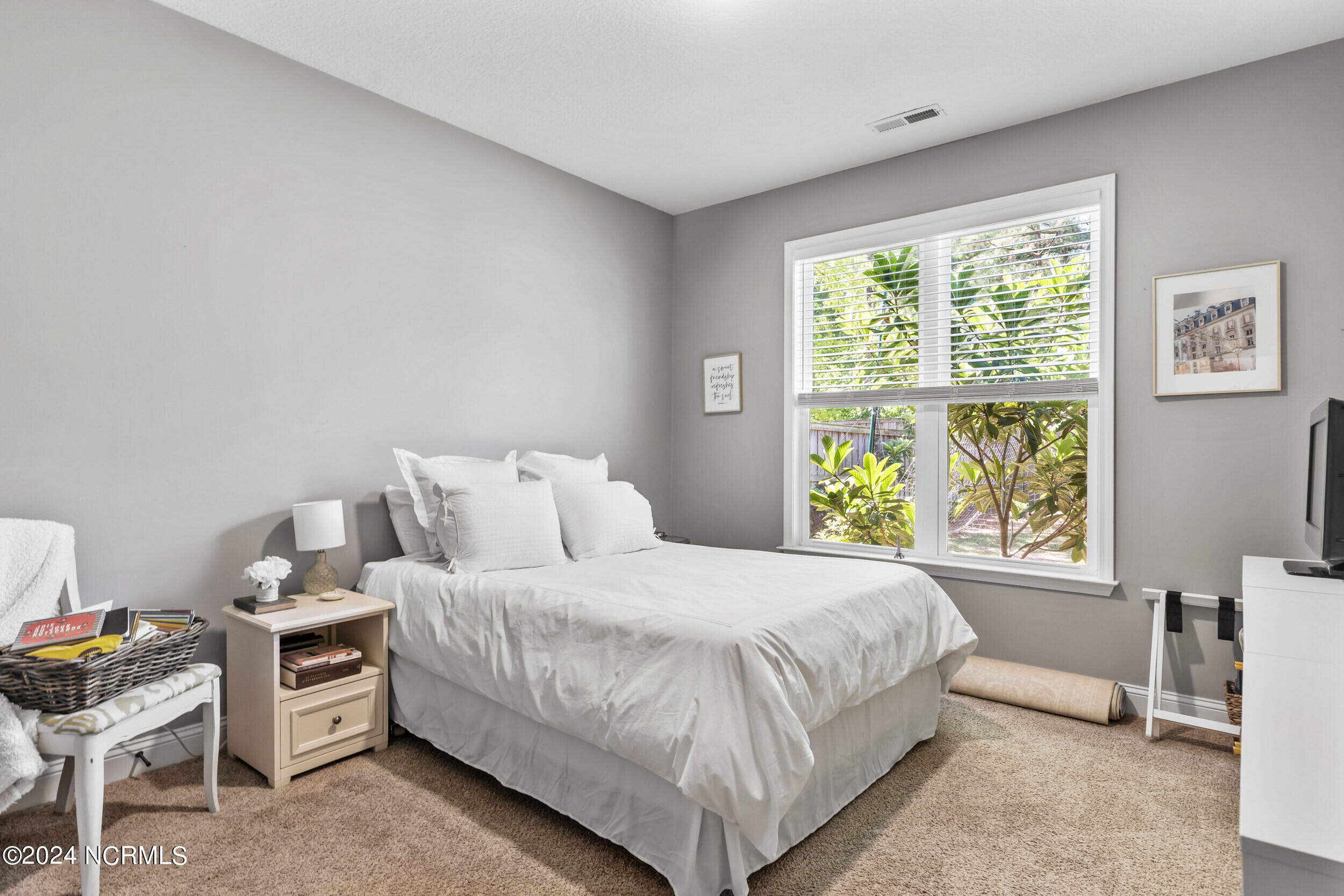 34 E Cloverfield Lane