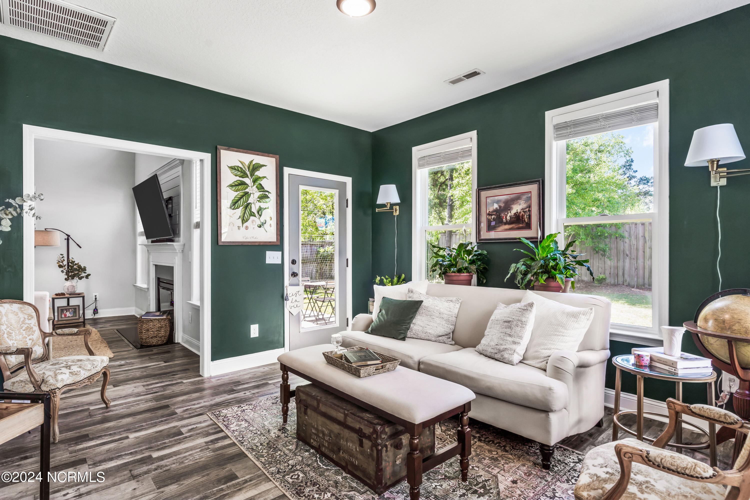 34 E Cloverfield Lane