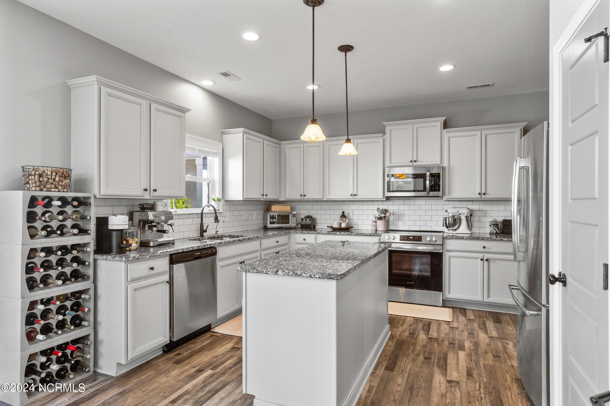 34 E Cloverfield Lane