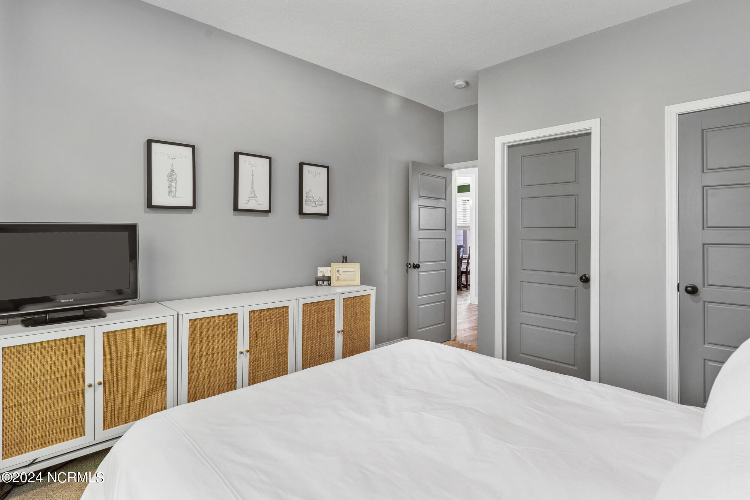 34 E Cloverfield Lane