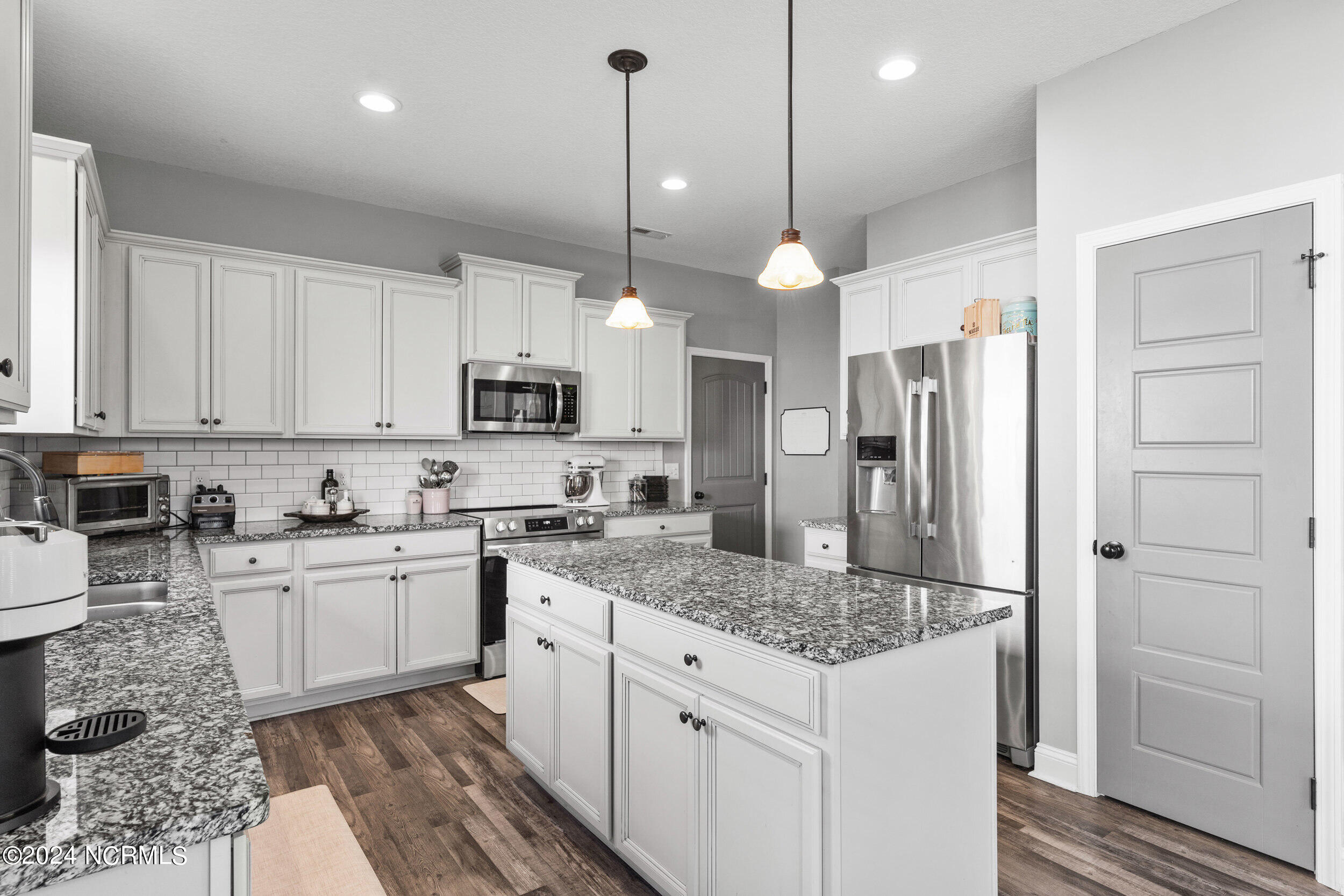 34 E Cloverfield Lane