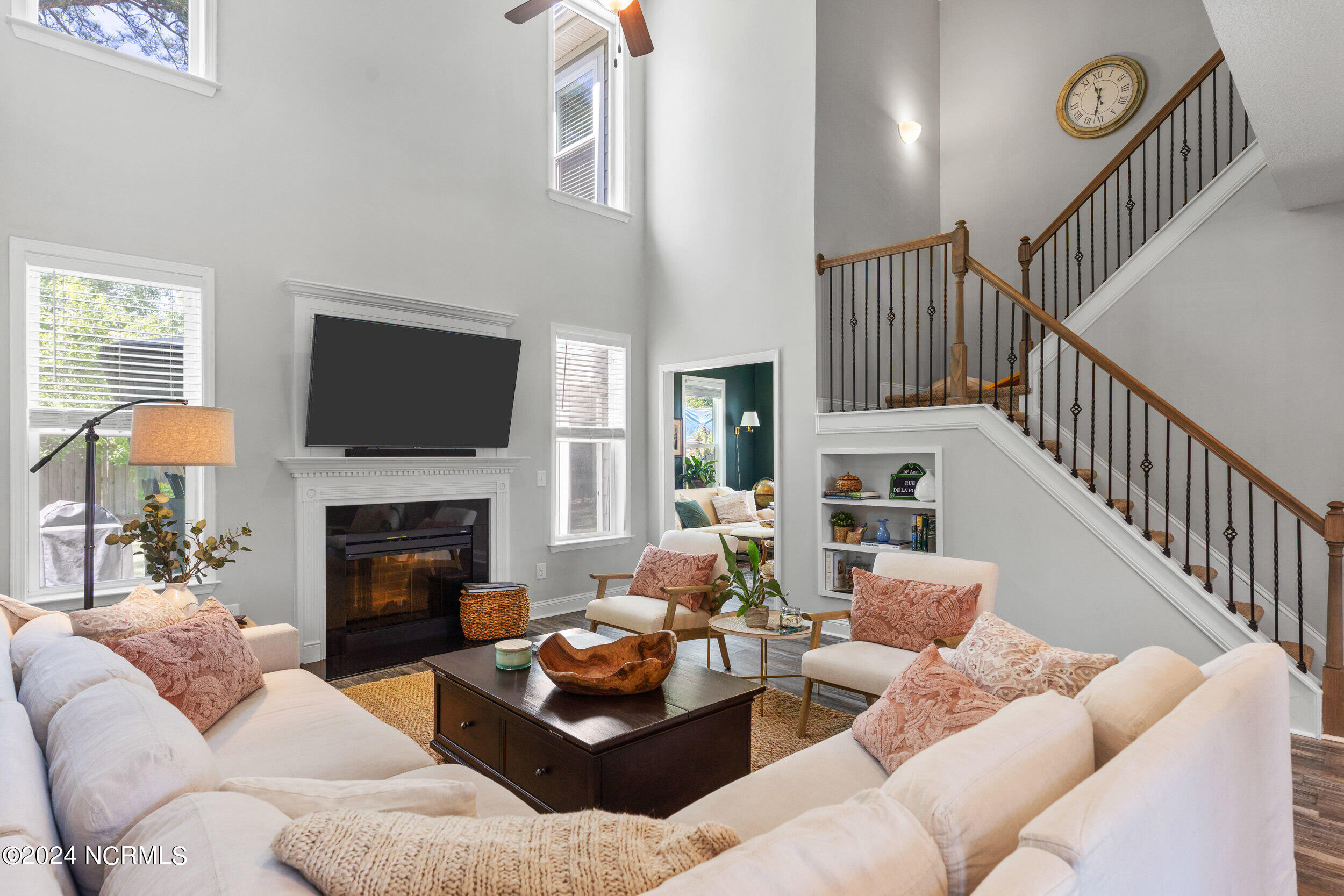 34 E Cloverfield Lane