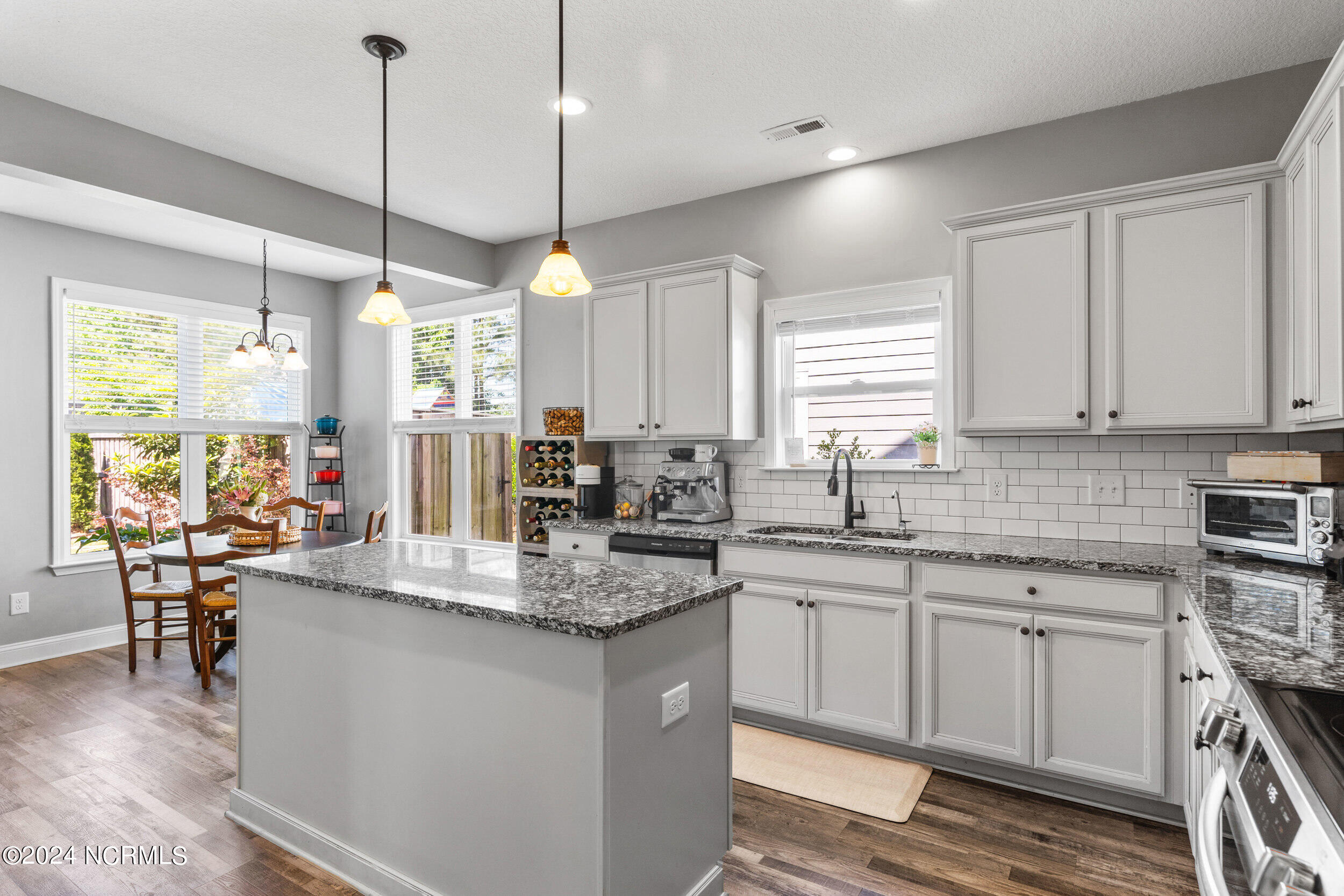 34 E Cloverfield Lane