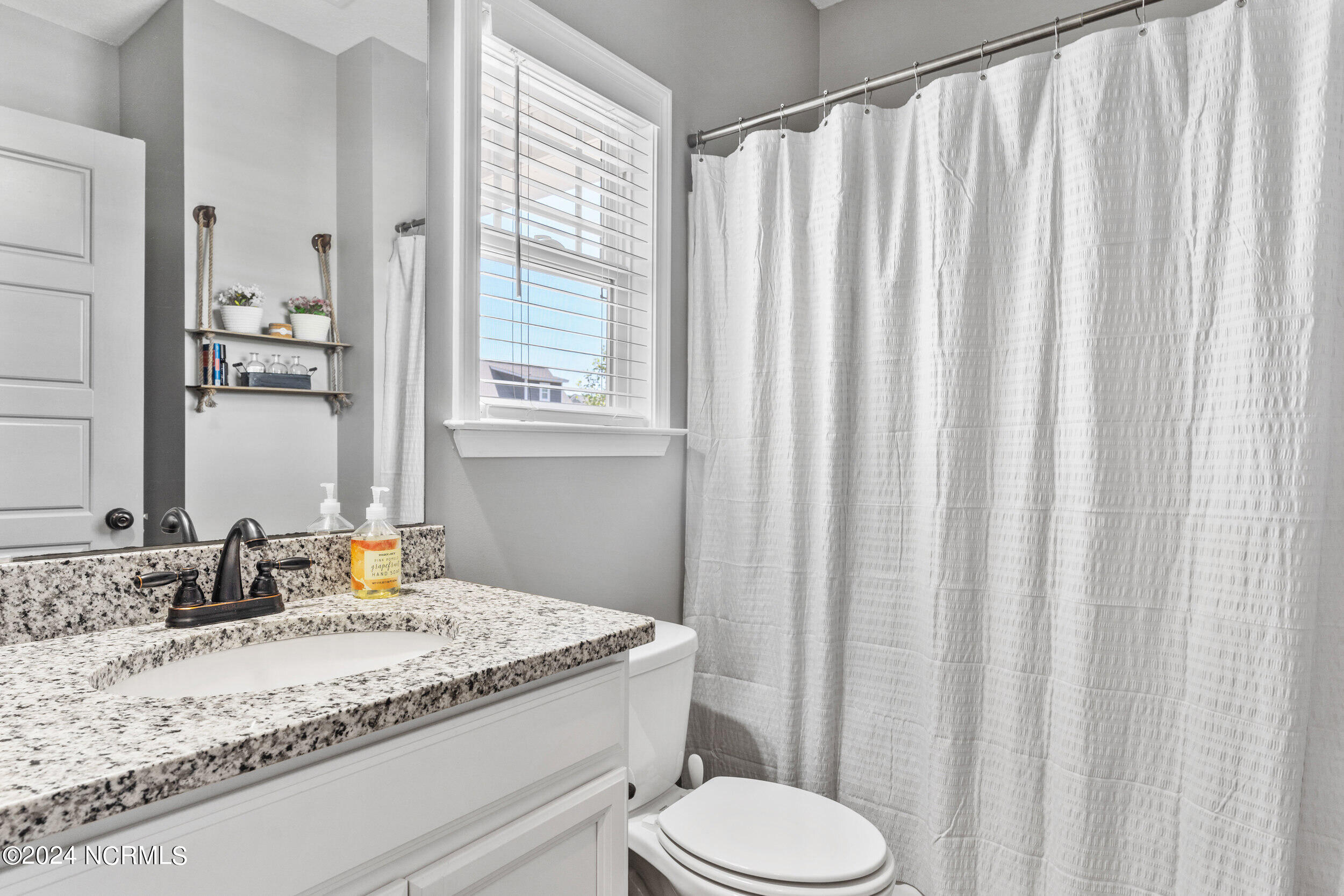 34 E Cloverfield Lane