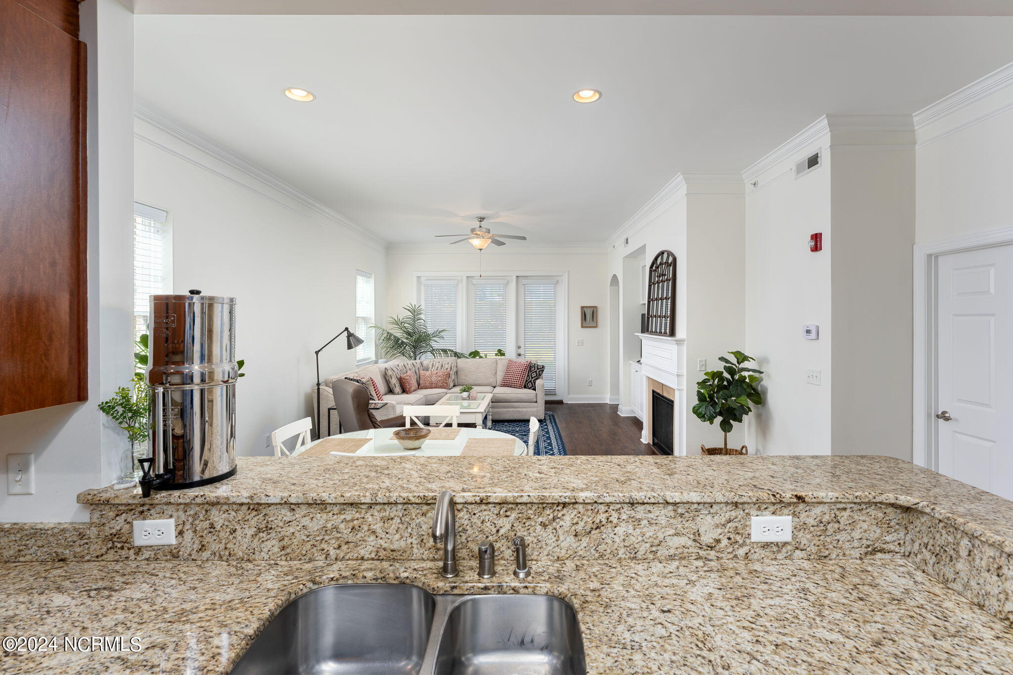 215 Valencia Court, 101