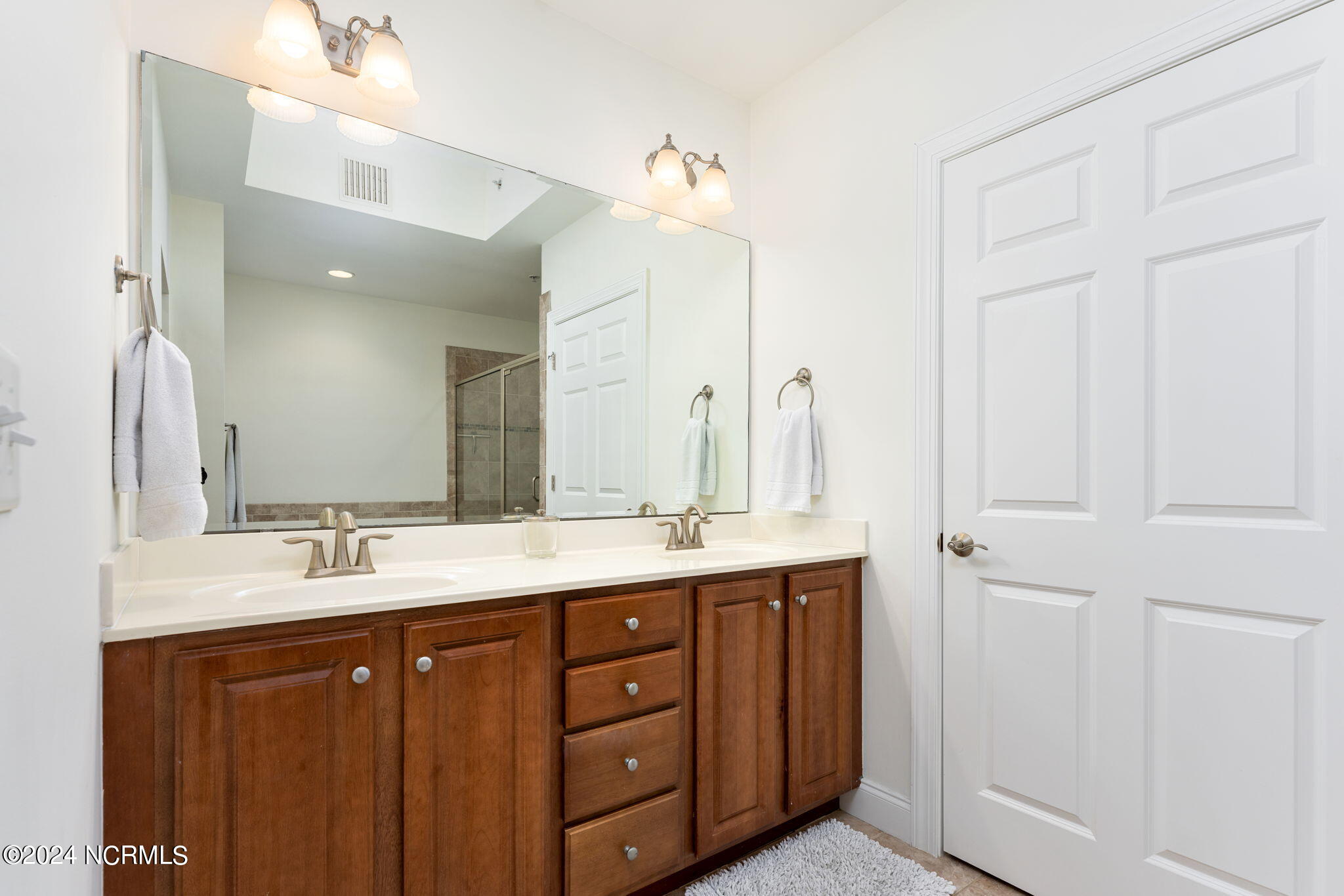 215 Valencia Court, 101