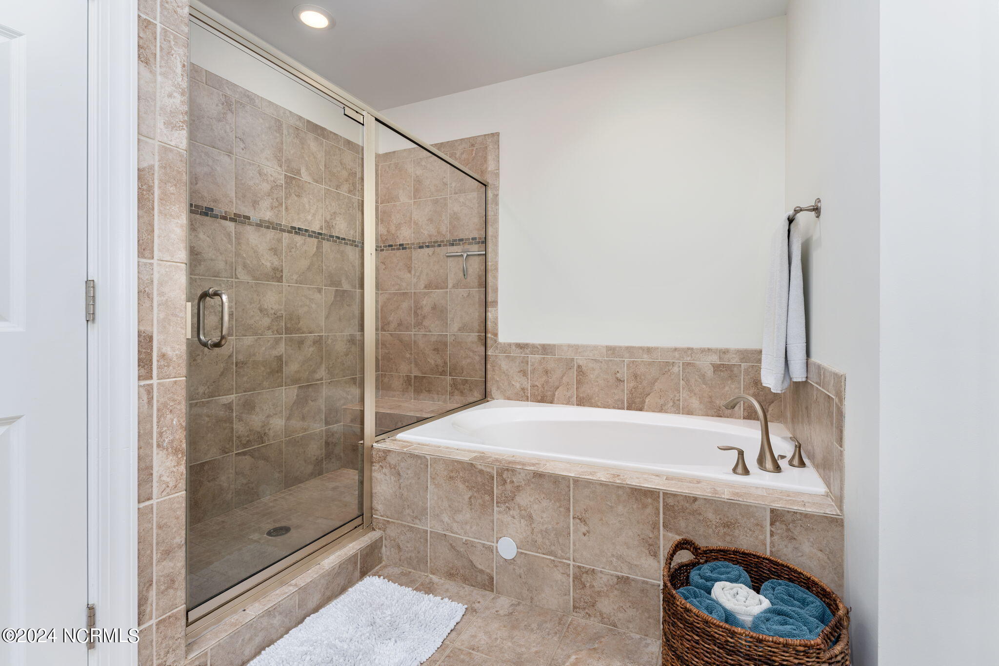 215 Valencia Court, 101