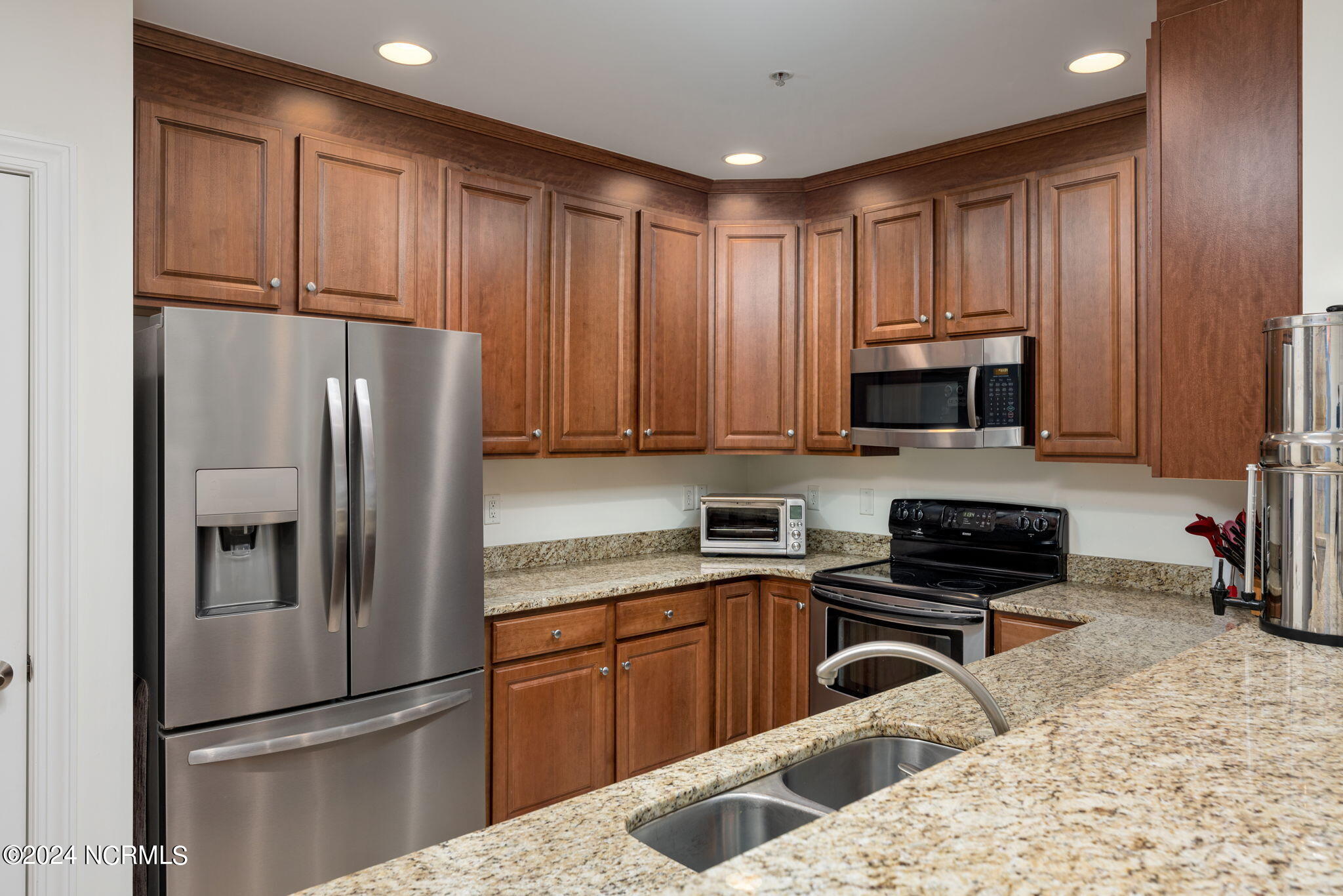 215 Valencia Court, 101