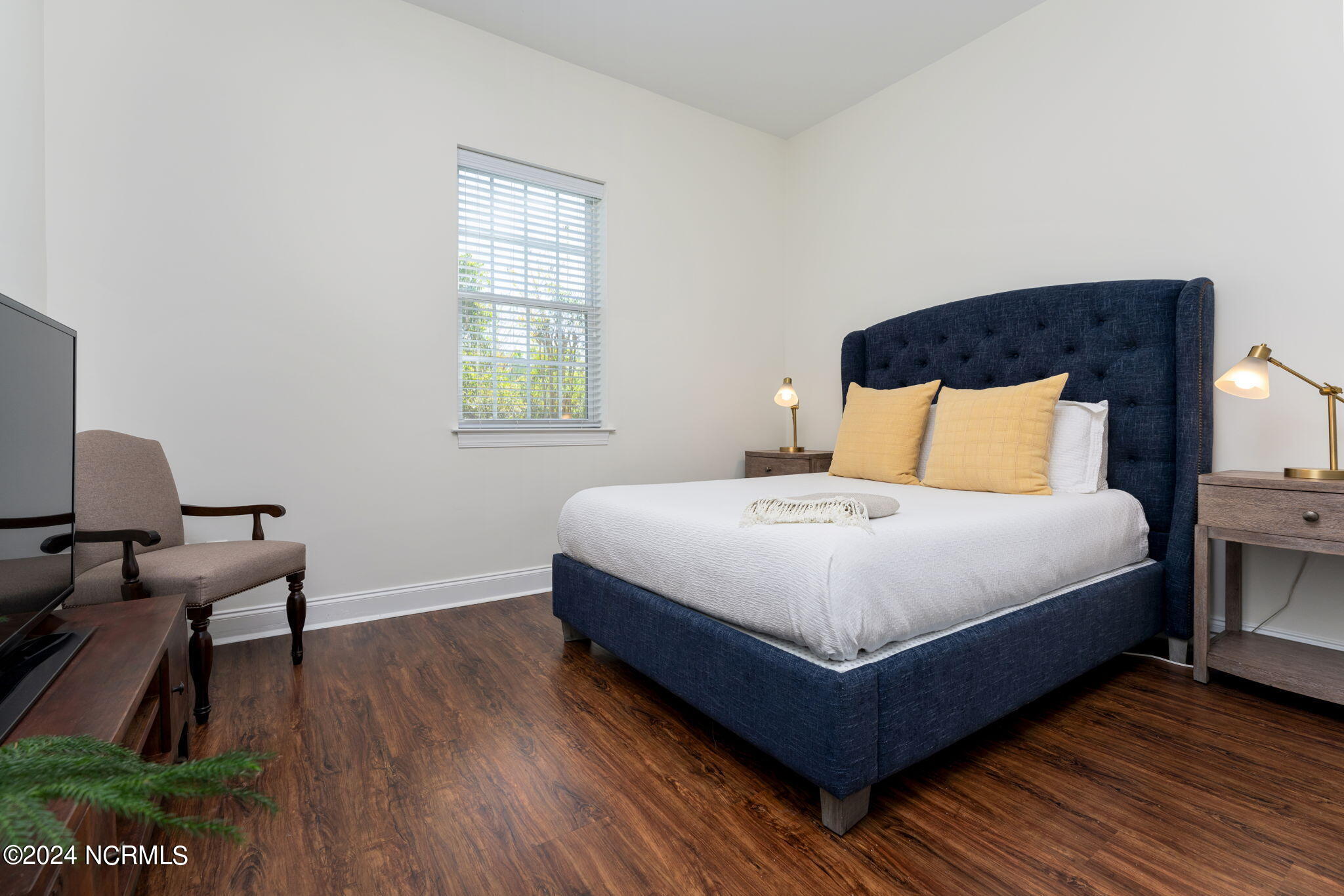 215 Valencia Court, 101