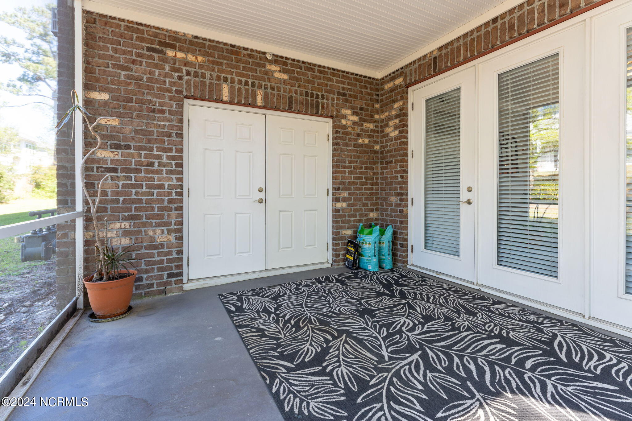 215 Valencia Court, 101