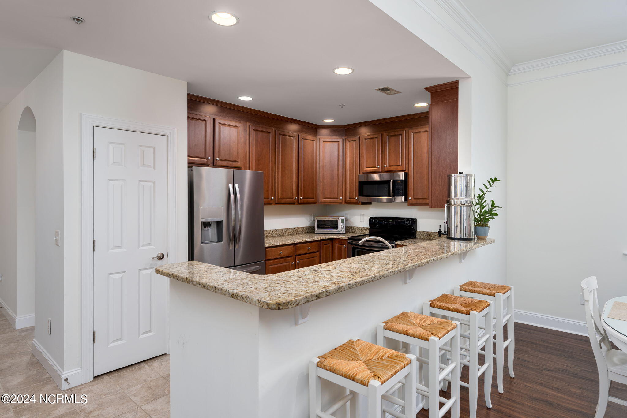 215 Valencia Court, 101