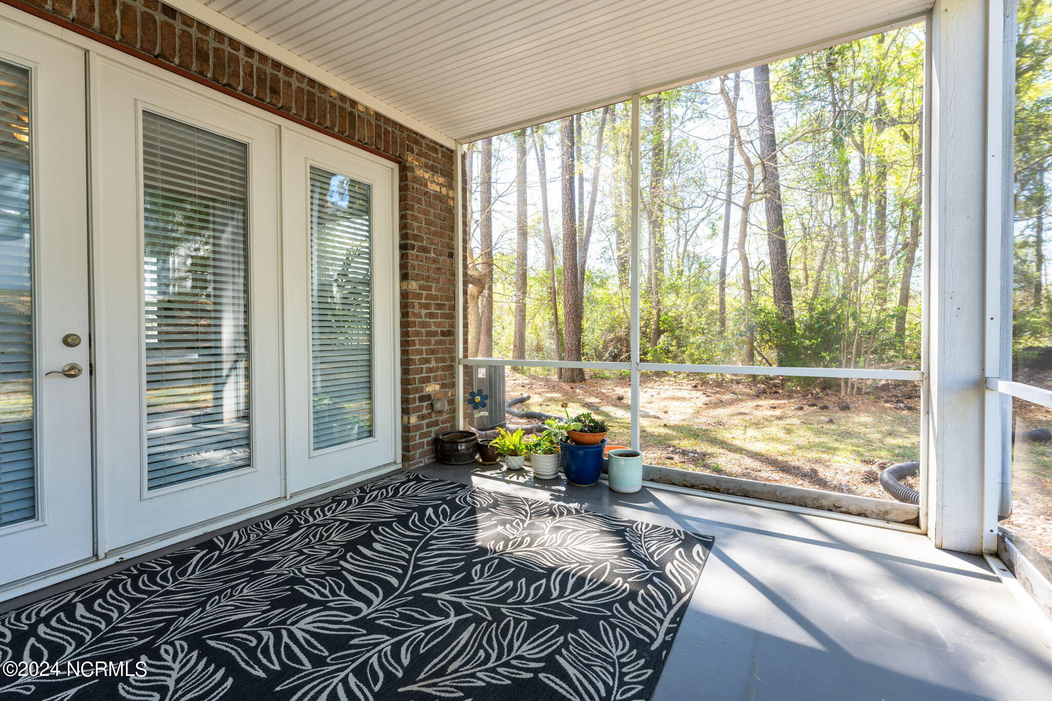 215 Valencia Court, 101