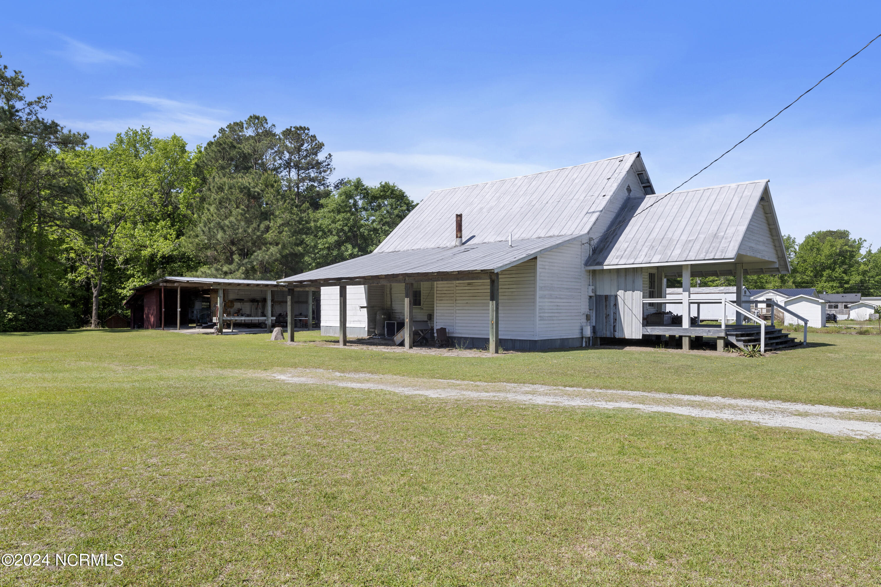 1128 Old Tar Landing Road