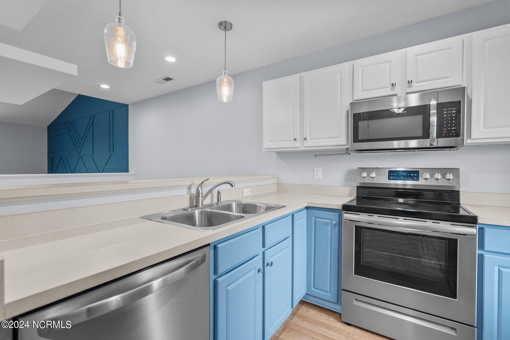 4613 Mcclelland Drive, F-201