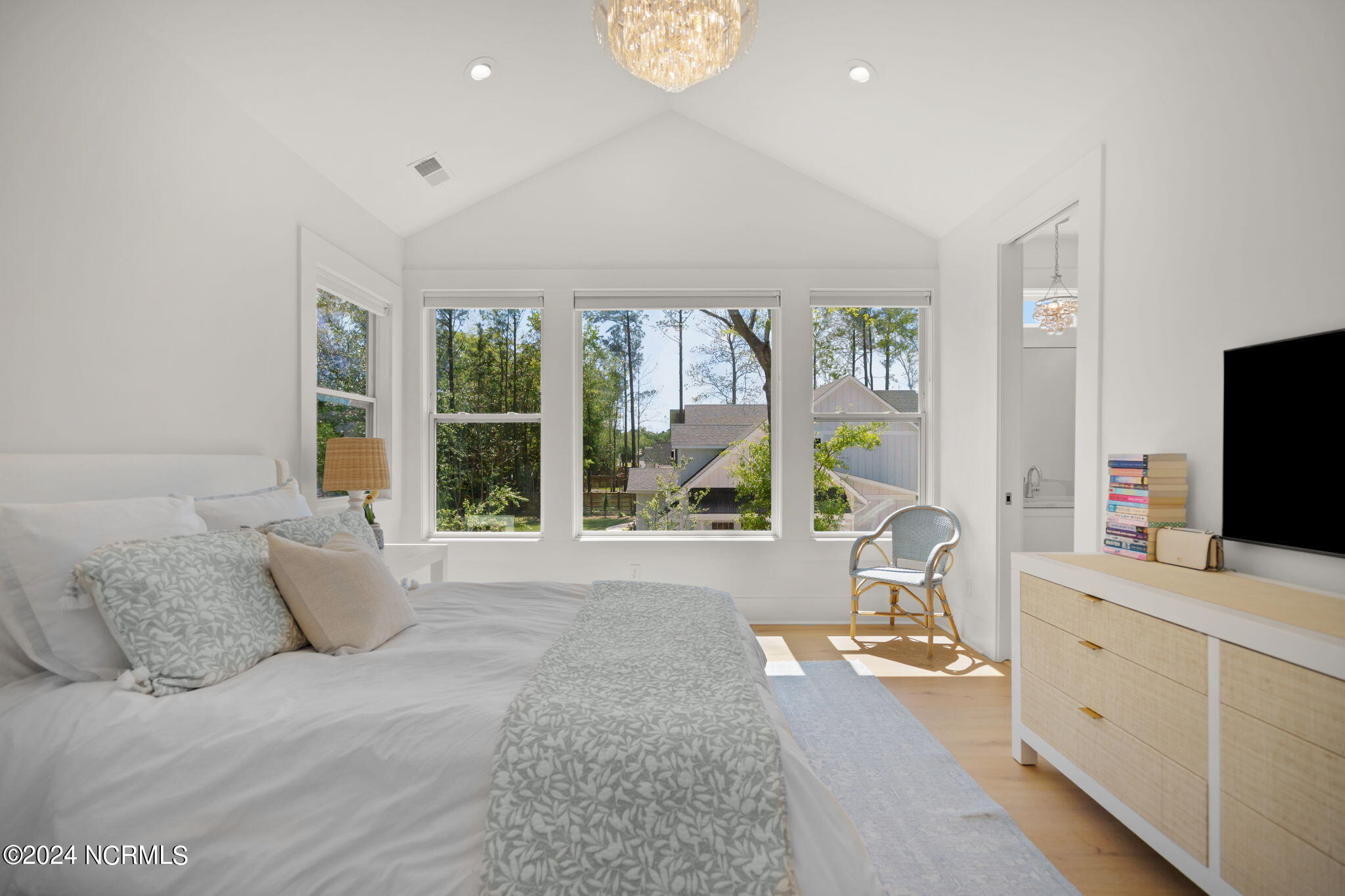 423 E Blackbeard Road