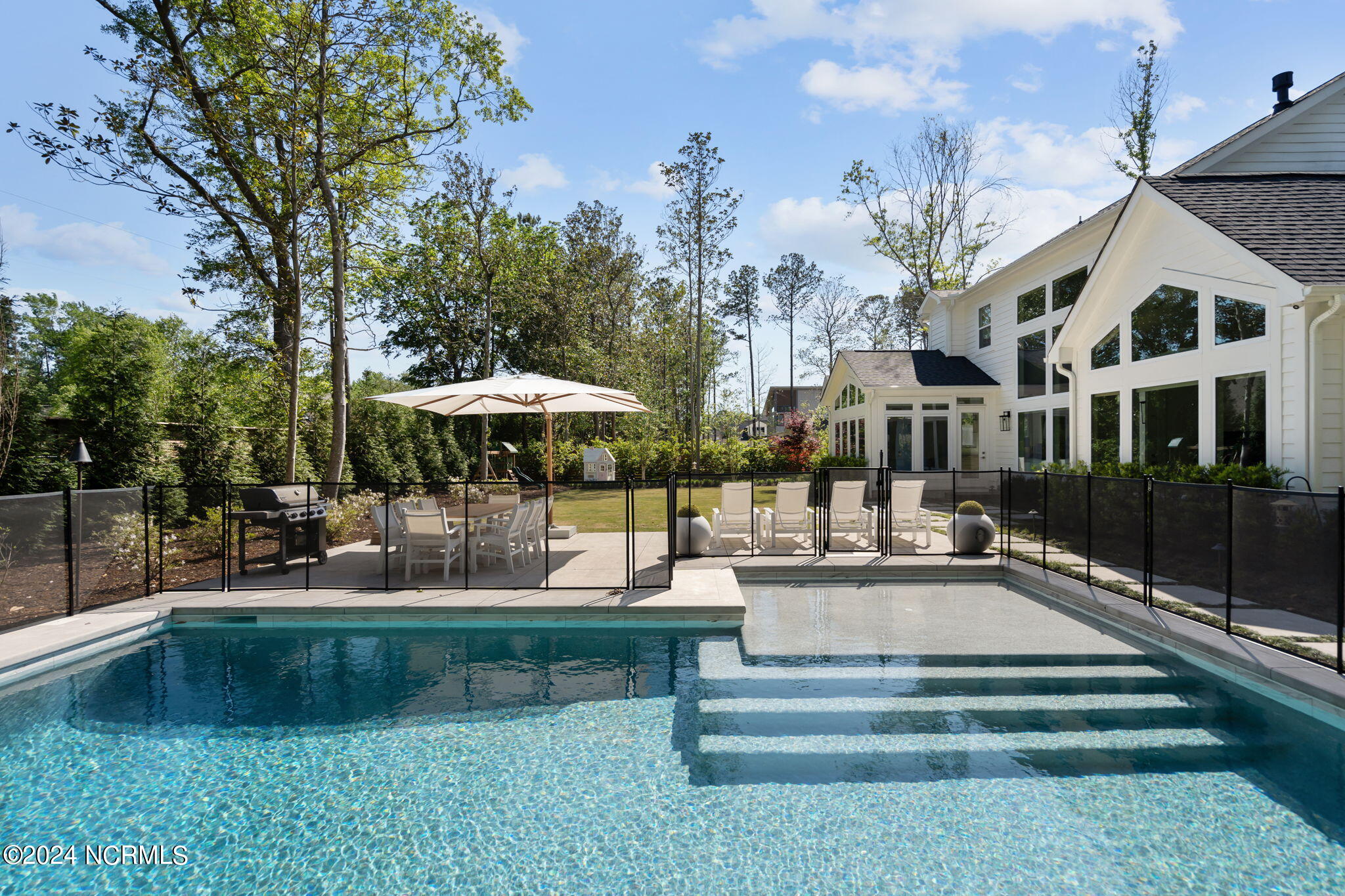 423 E Blackbeard Road