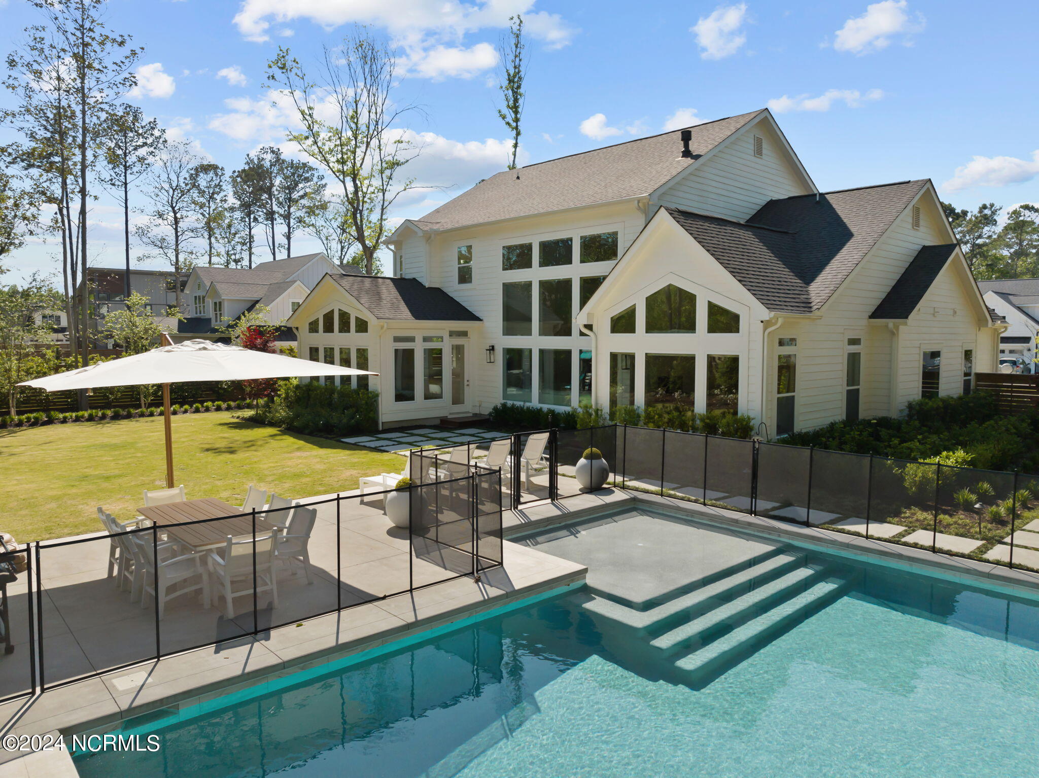 423 E Blackbeard Road