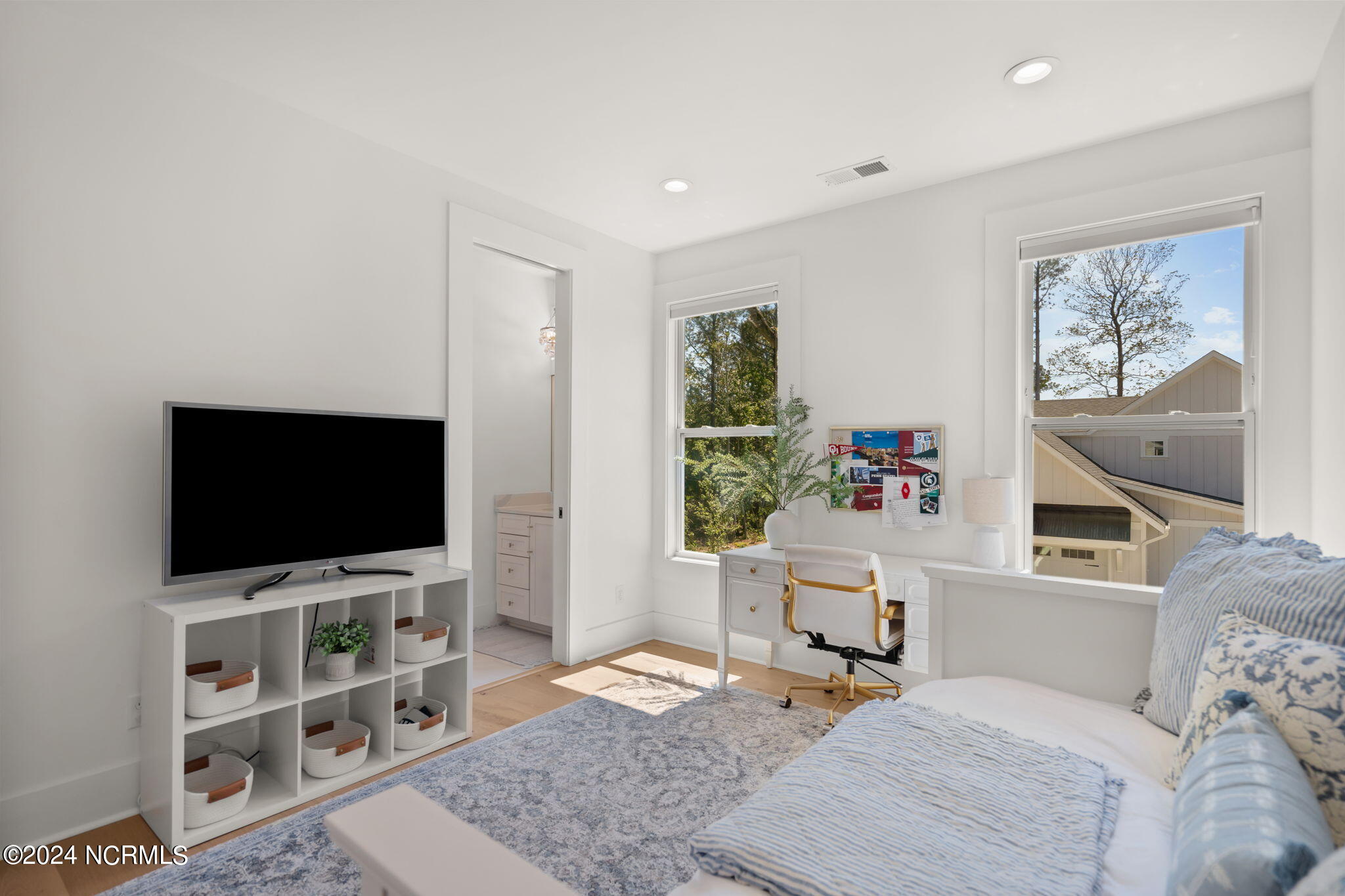 423 E Blackbeard Road