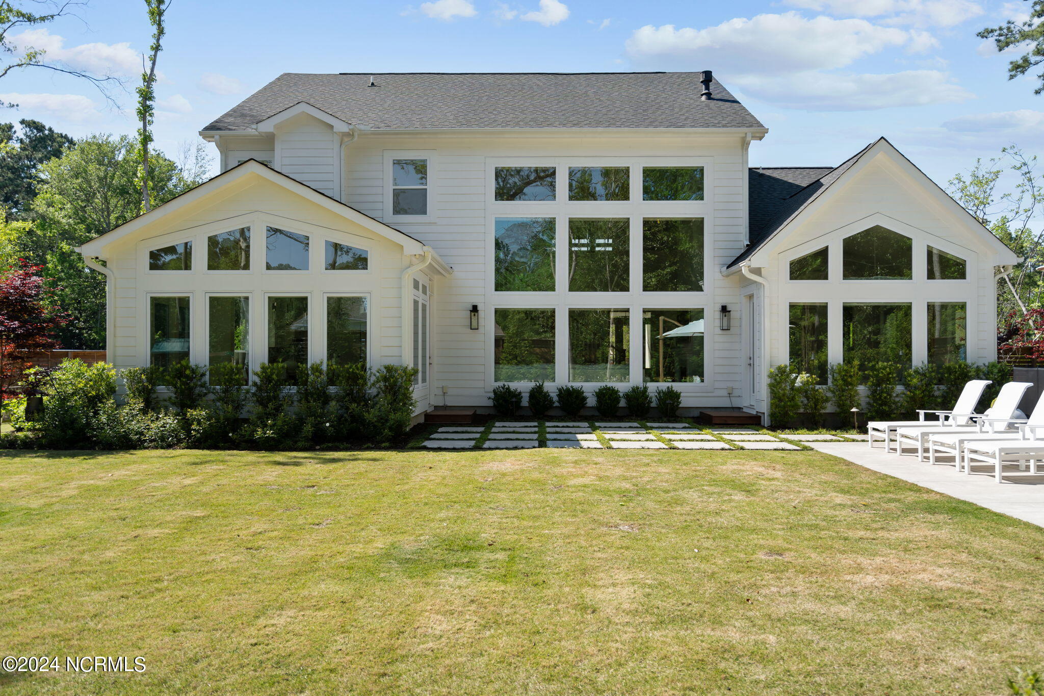 423 E Blackbeard Road