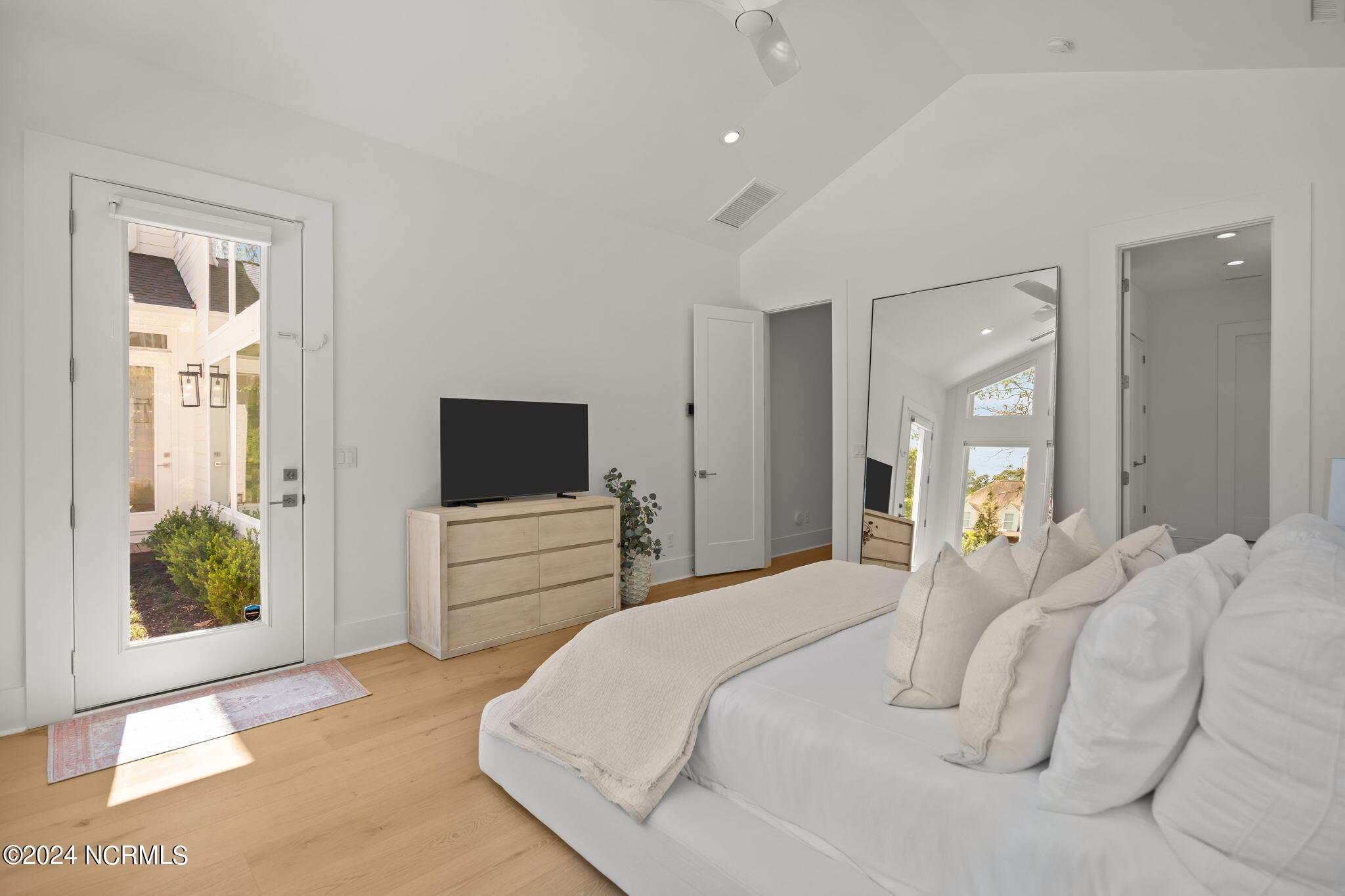 423 E Blackbeard Road