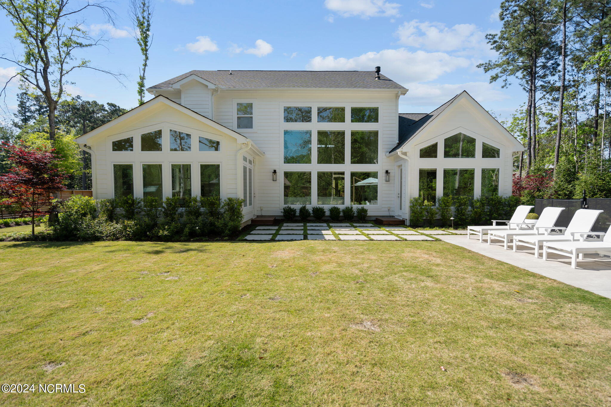 423 E Blackbeard Road