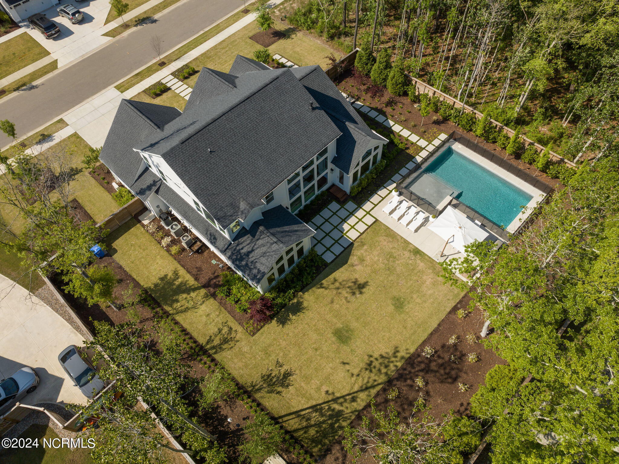 423 E Blackbeard Road