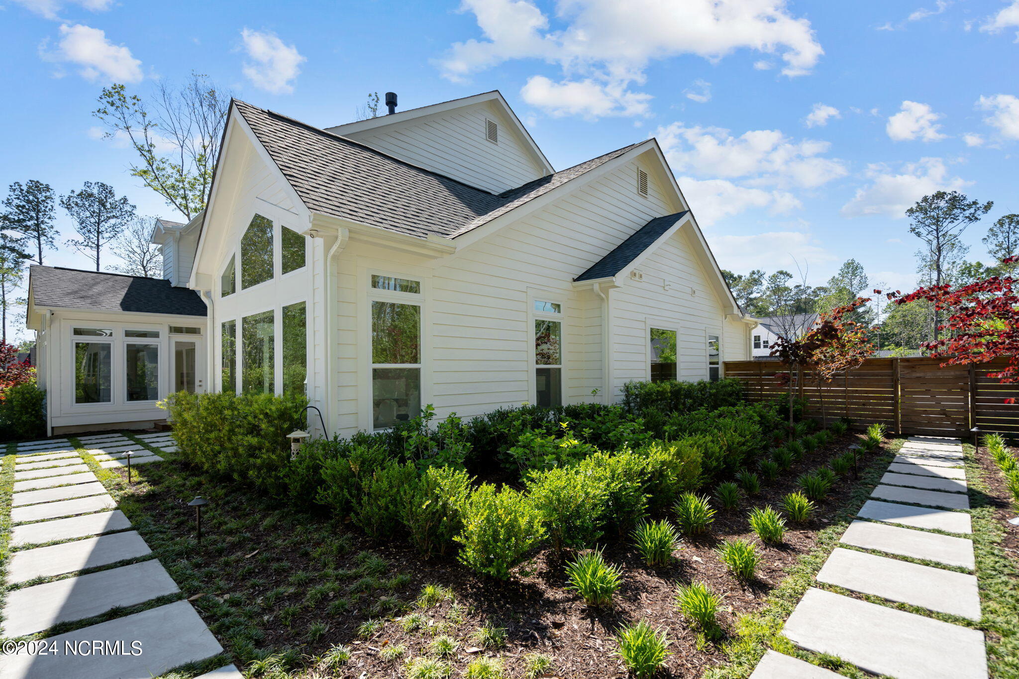 423 E Blackbeard Road