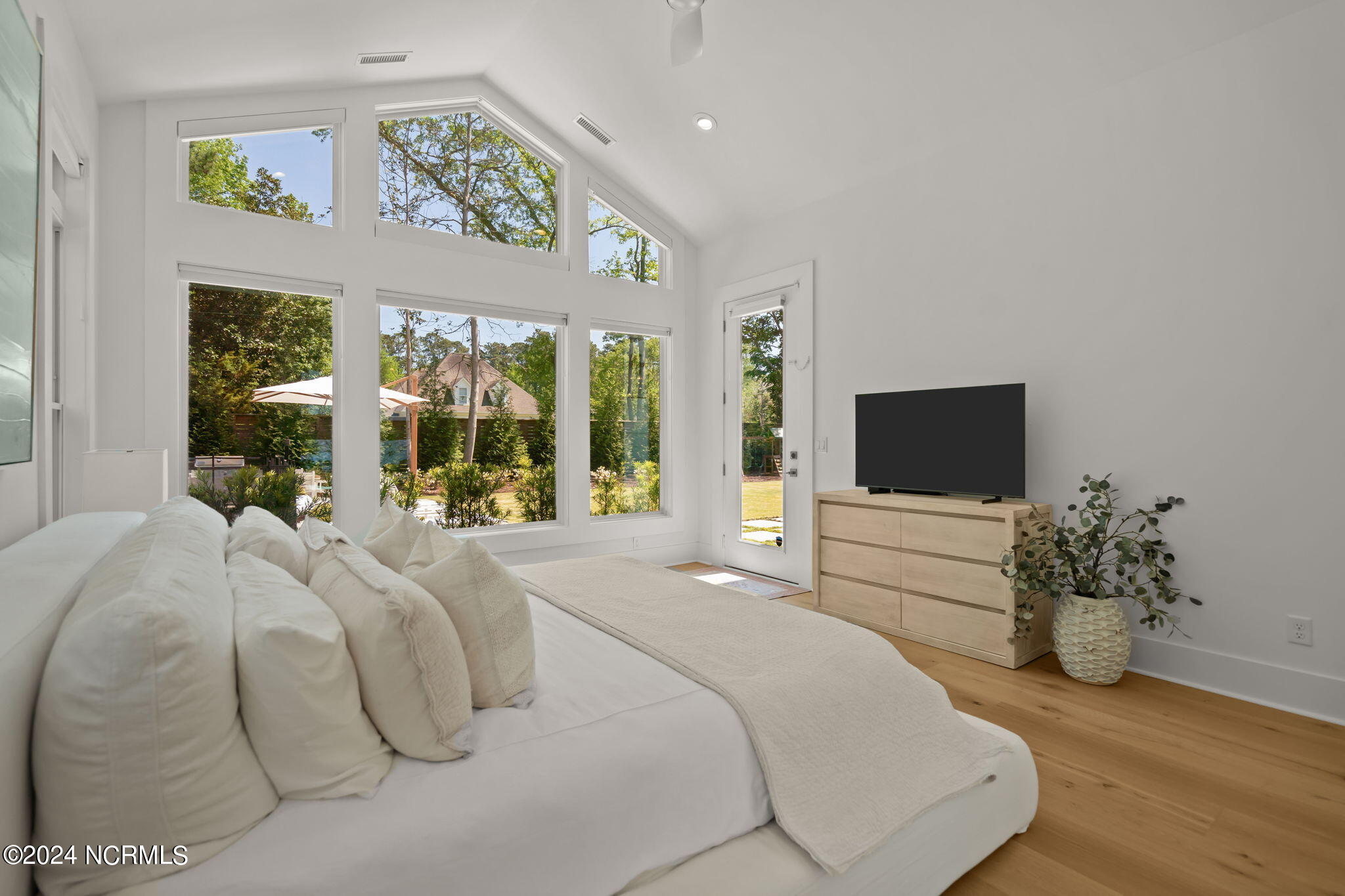 423 E Blackbeard Road